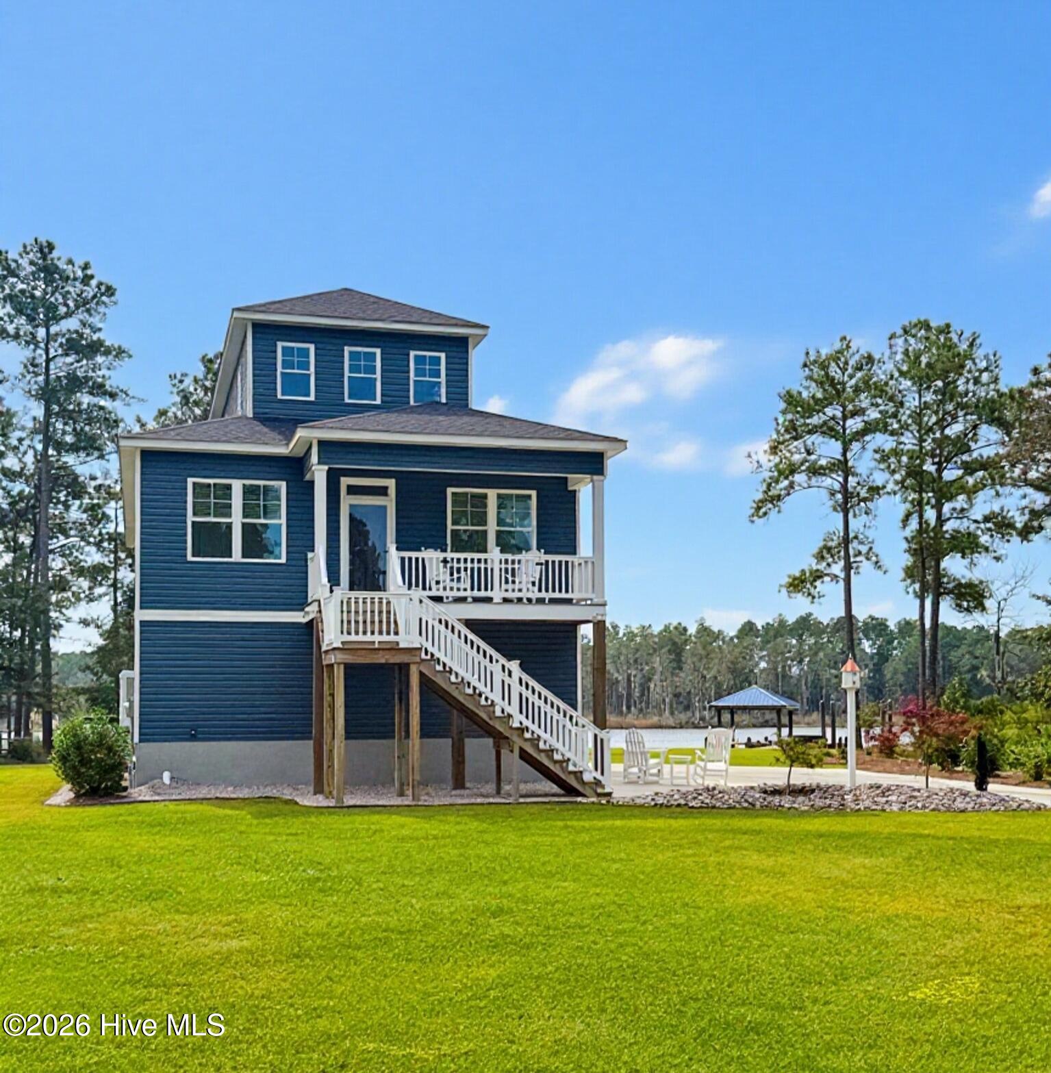 122 Windy Point — photo