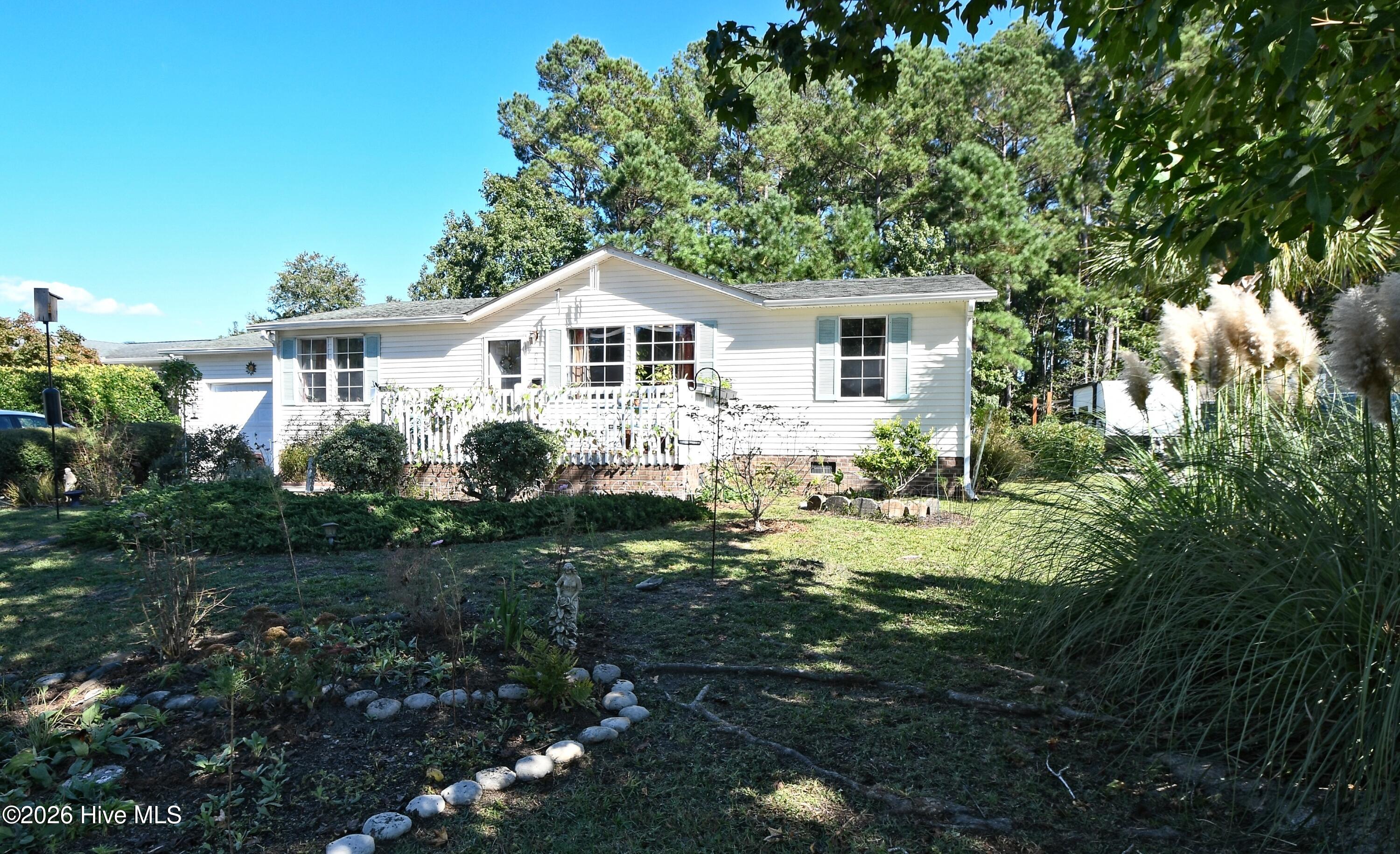 907 Palmer Drive — photo
