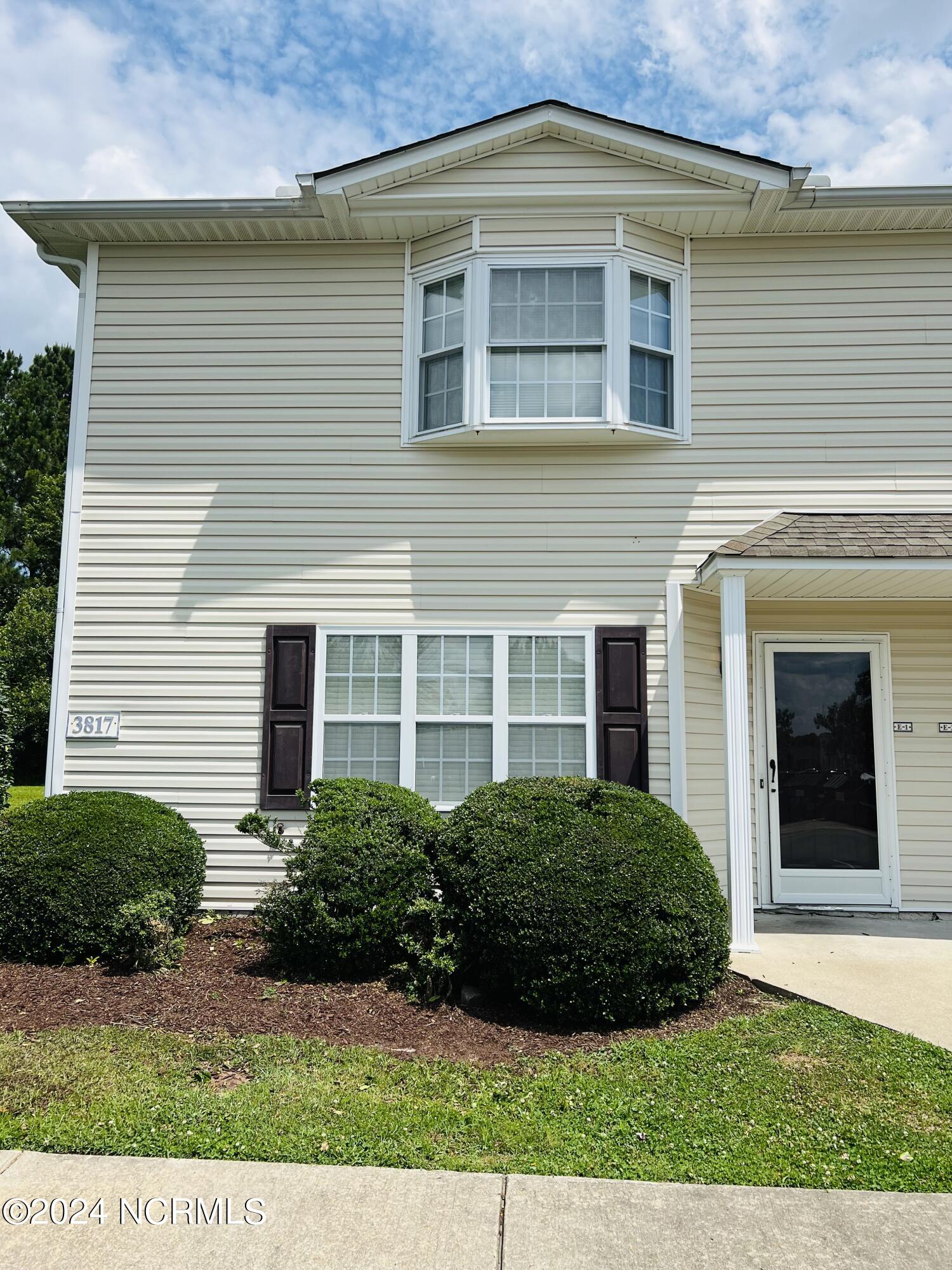 3817 E Vancroft Circle Unit E1 — photo