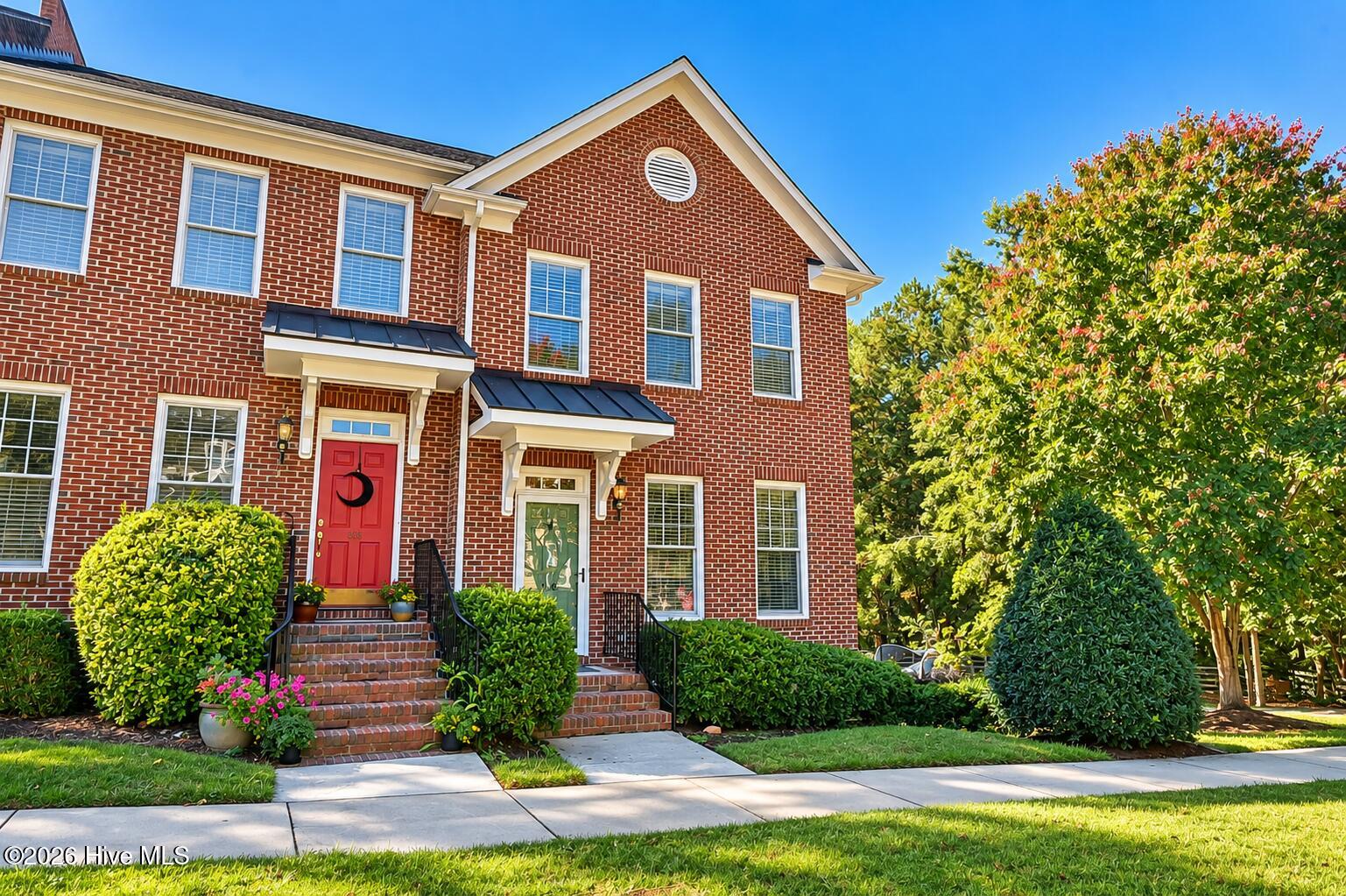 900 Edgewater Circle — photo
