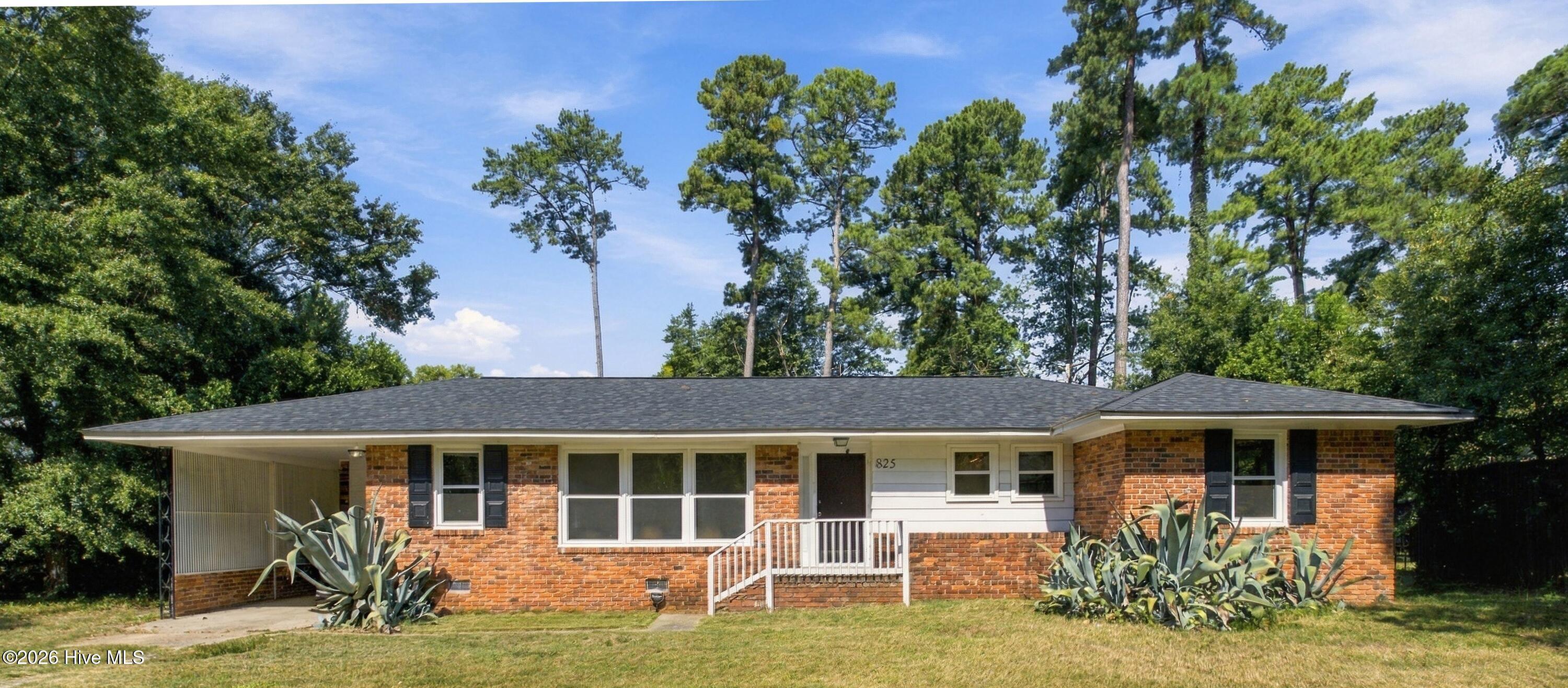 825 Greenlawn Drive — photo