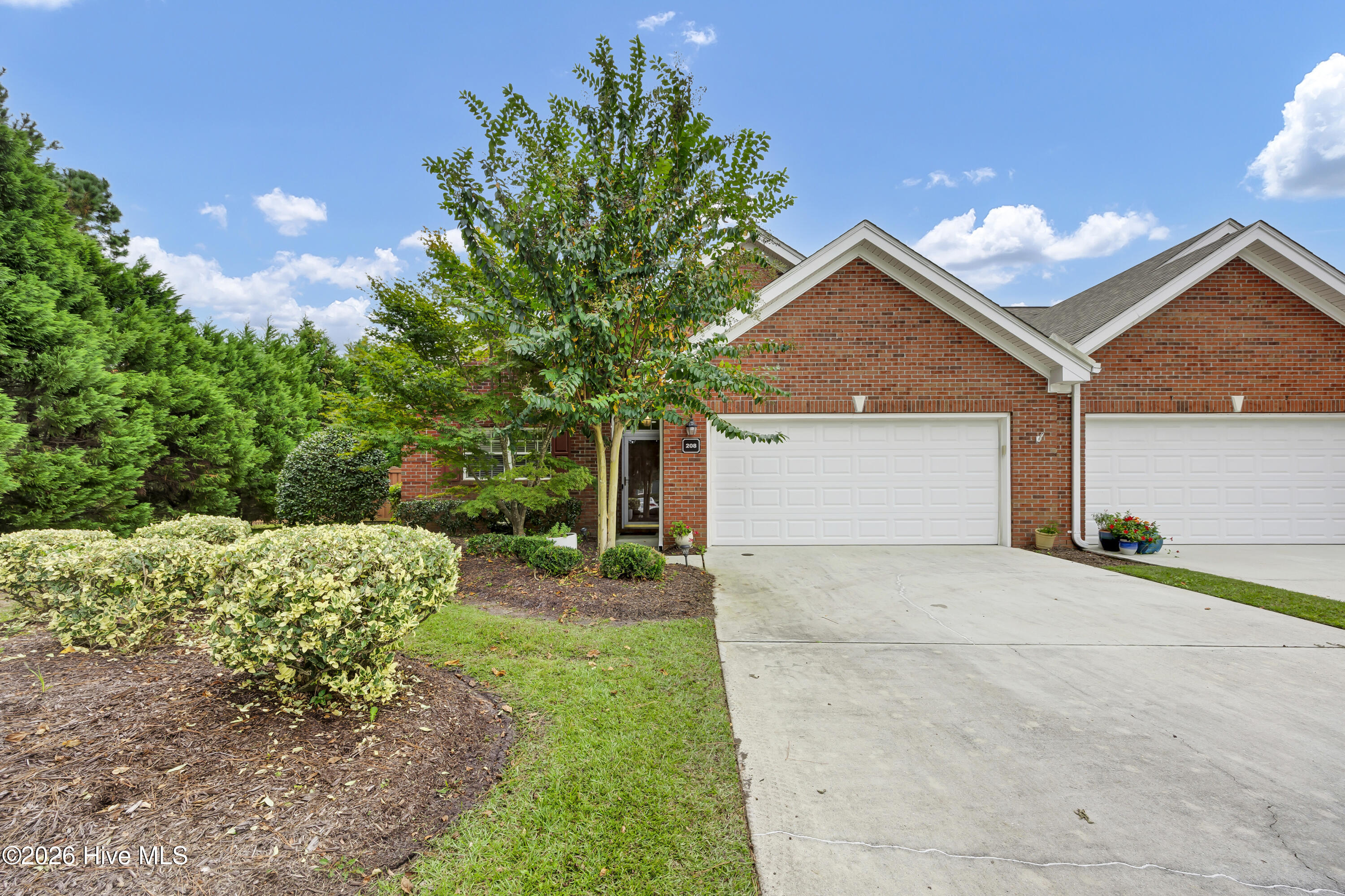 208 Hilliard Court — photo
