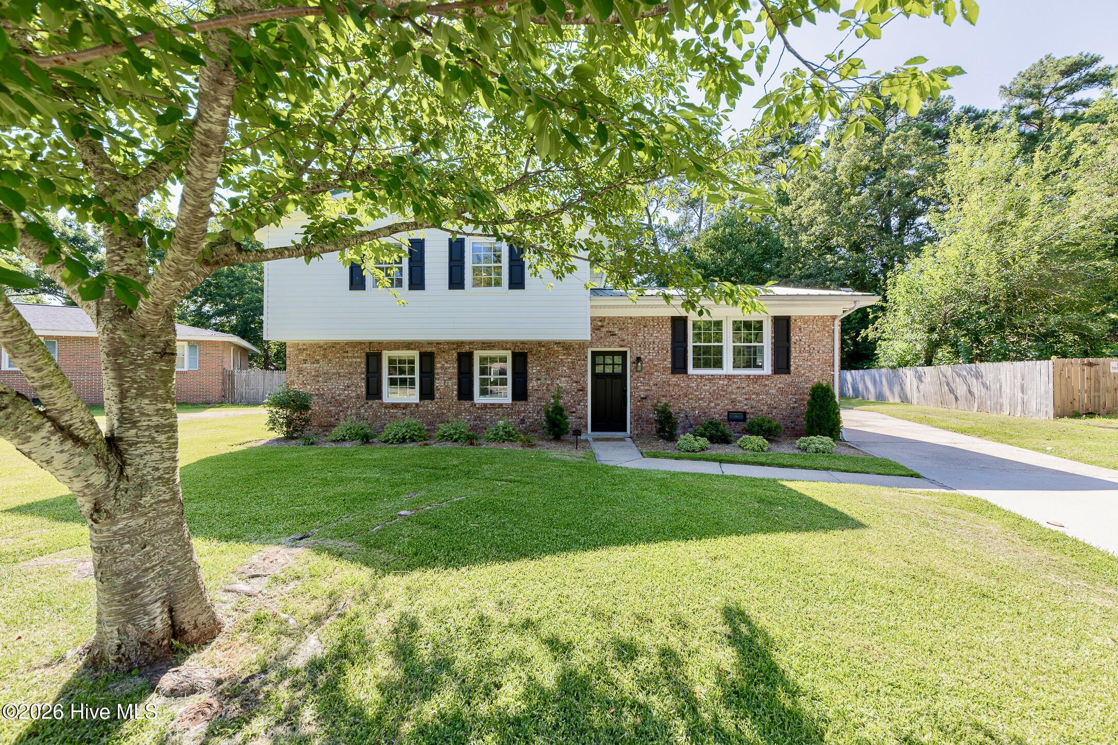 106 Marion Court — photo