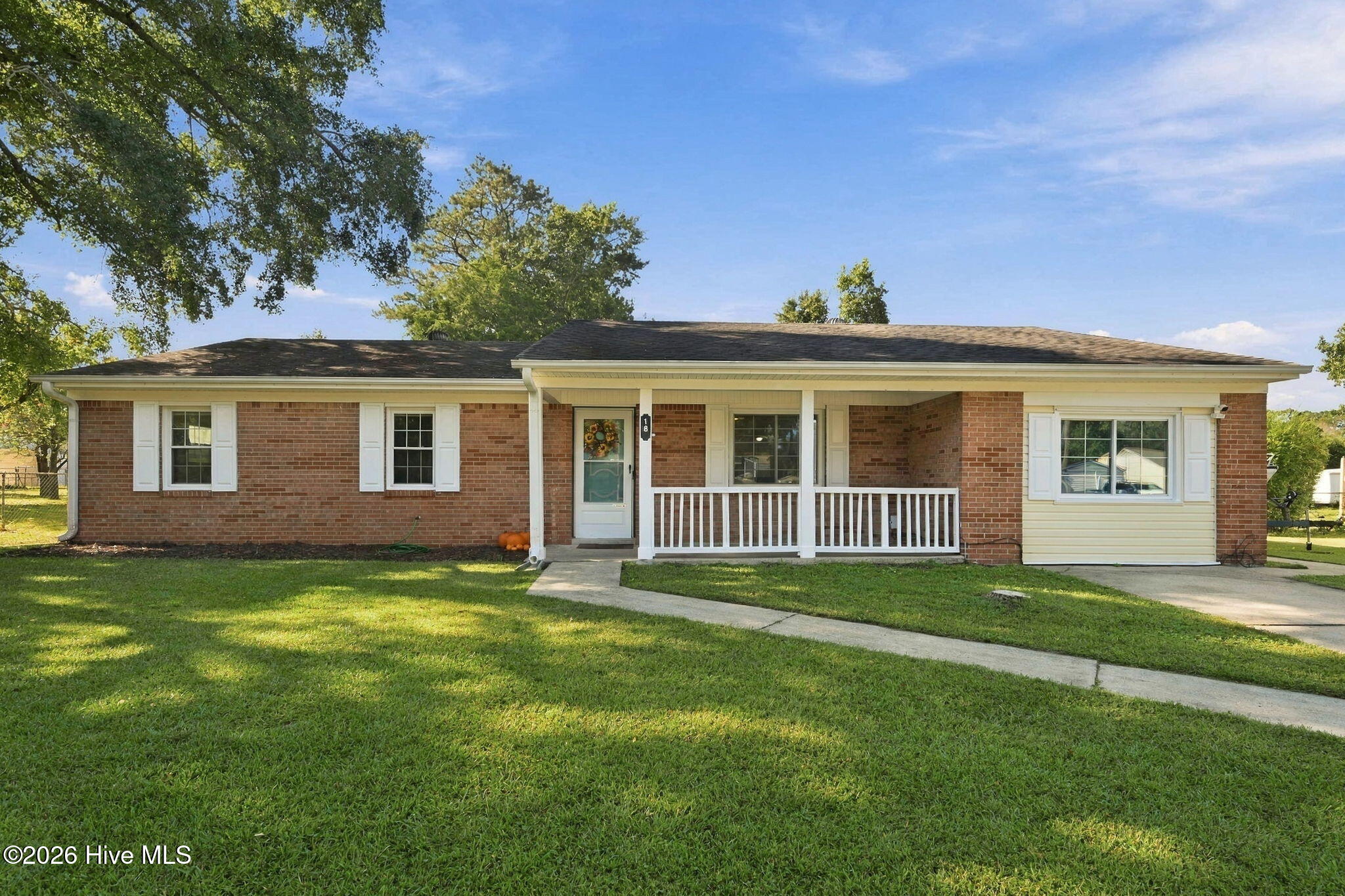 18 Walnut Drive — photo