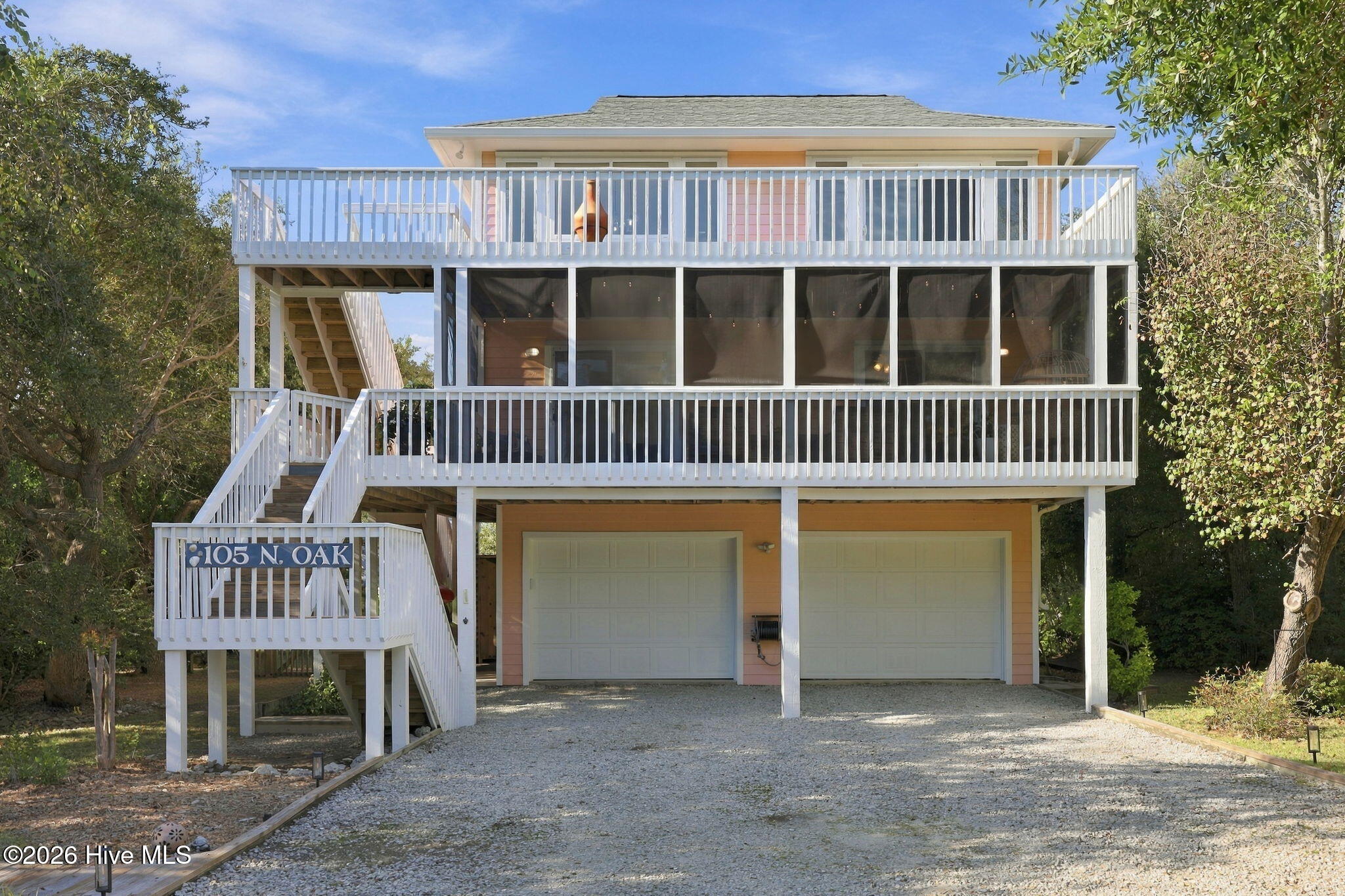 105 N Oak Drive — photo