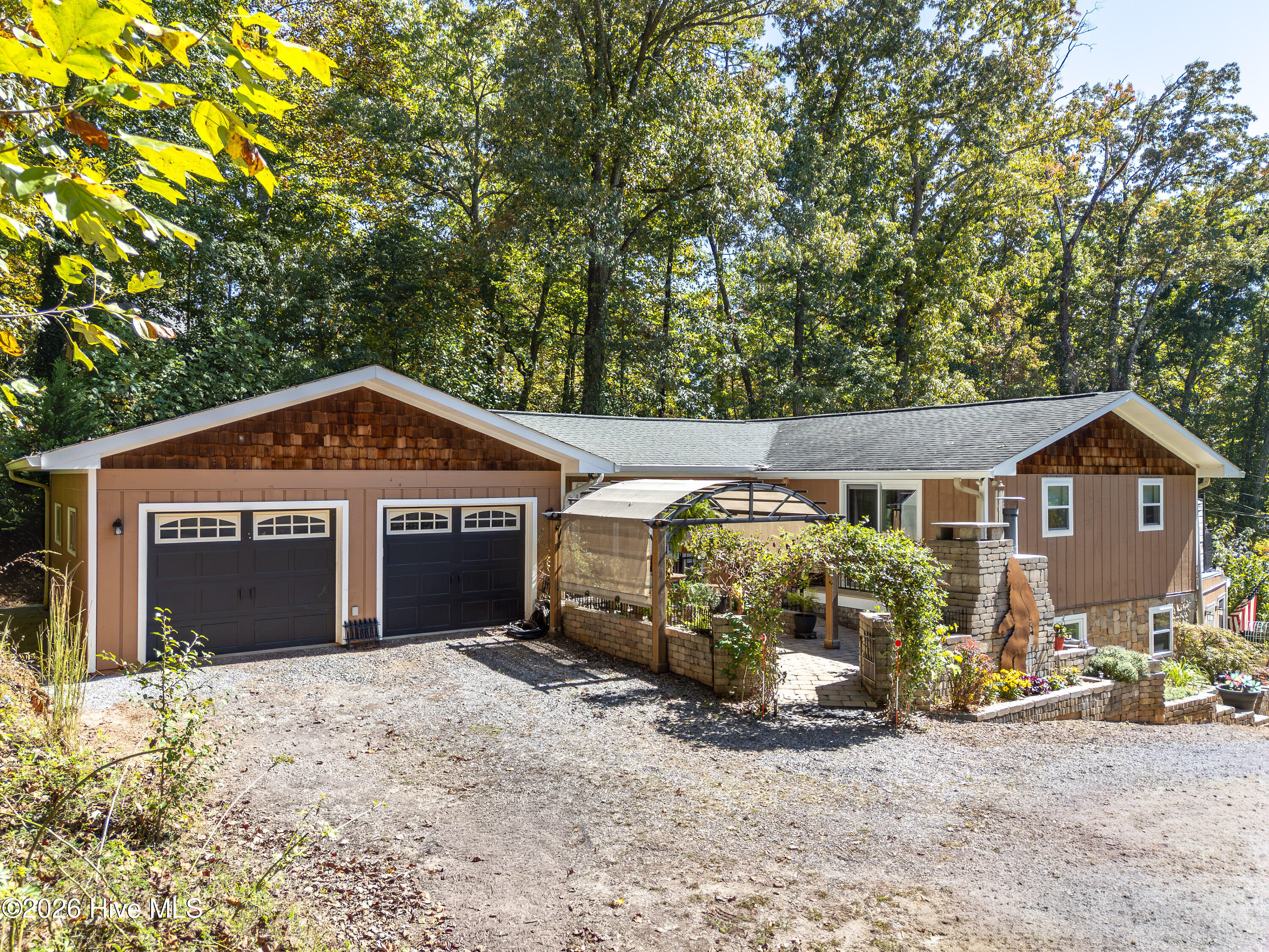 731 Walker Point Road — photo