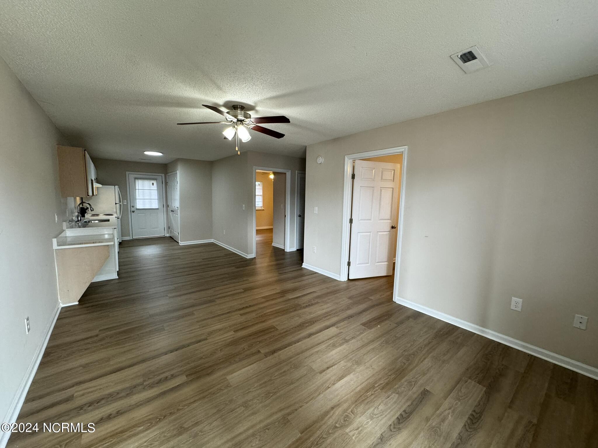 2215 Hurt Drive — photo