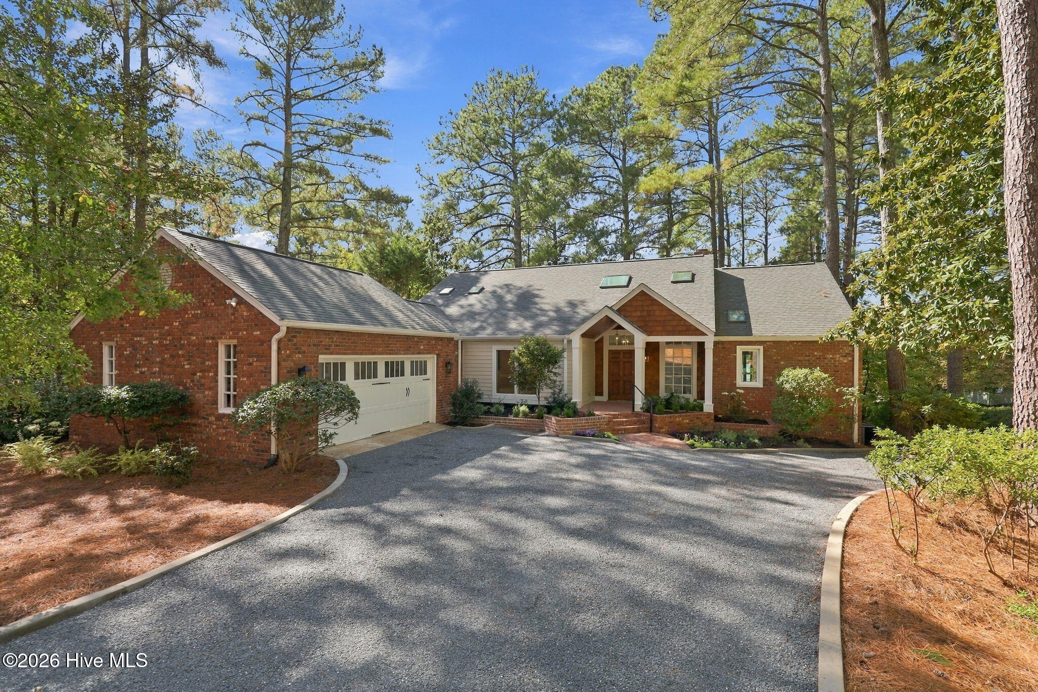 315 Lake Forest Drive SW — photo