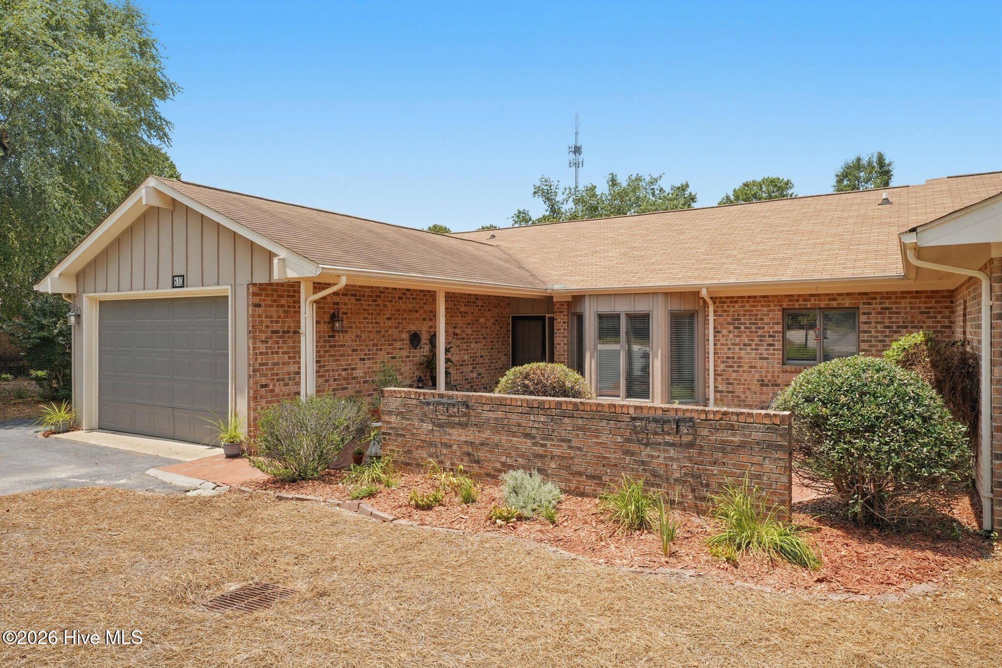 610 Redwood Drive — photo