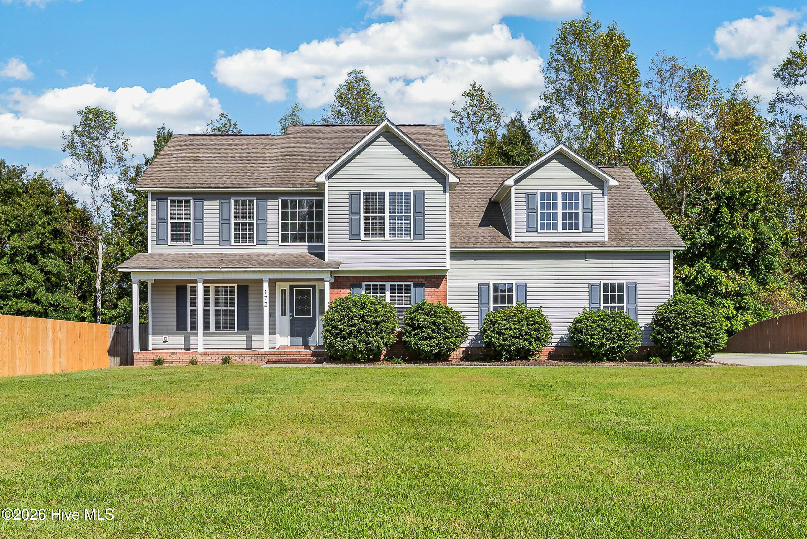 172 E Ridge Court — photo