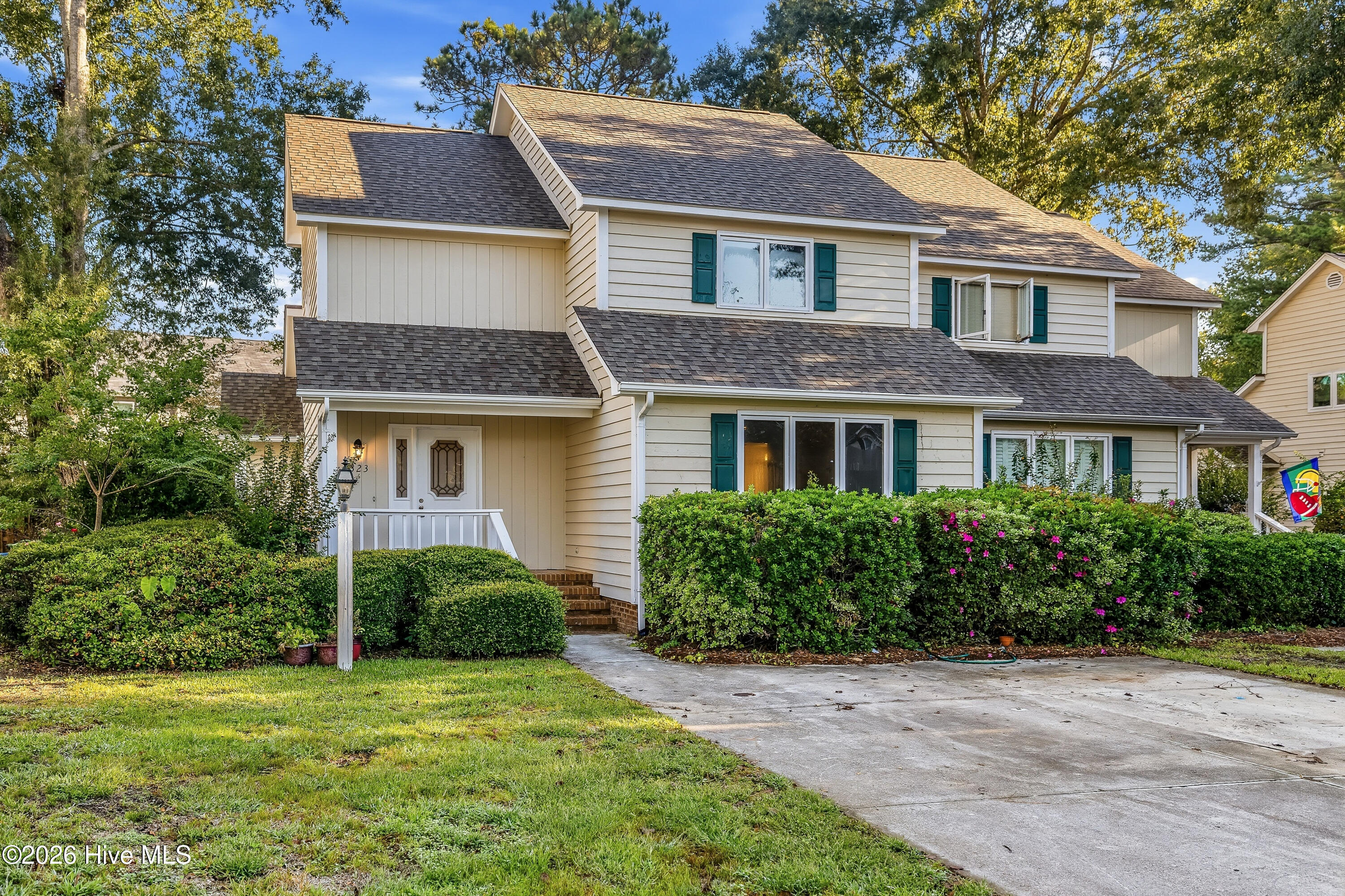 323 Wimbledon Court — photo