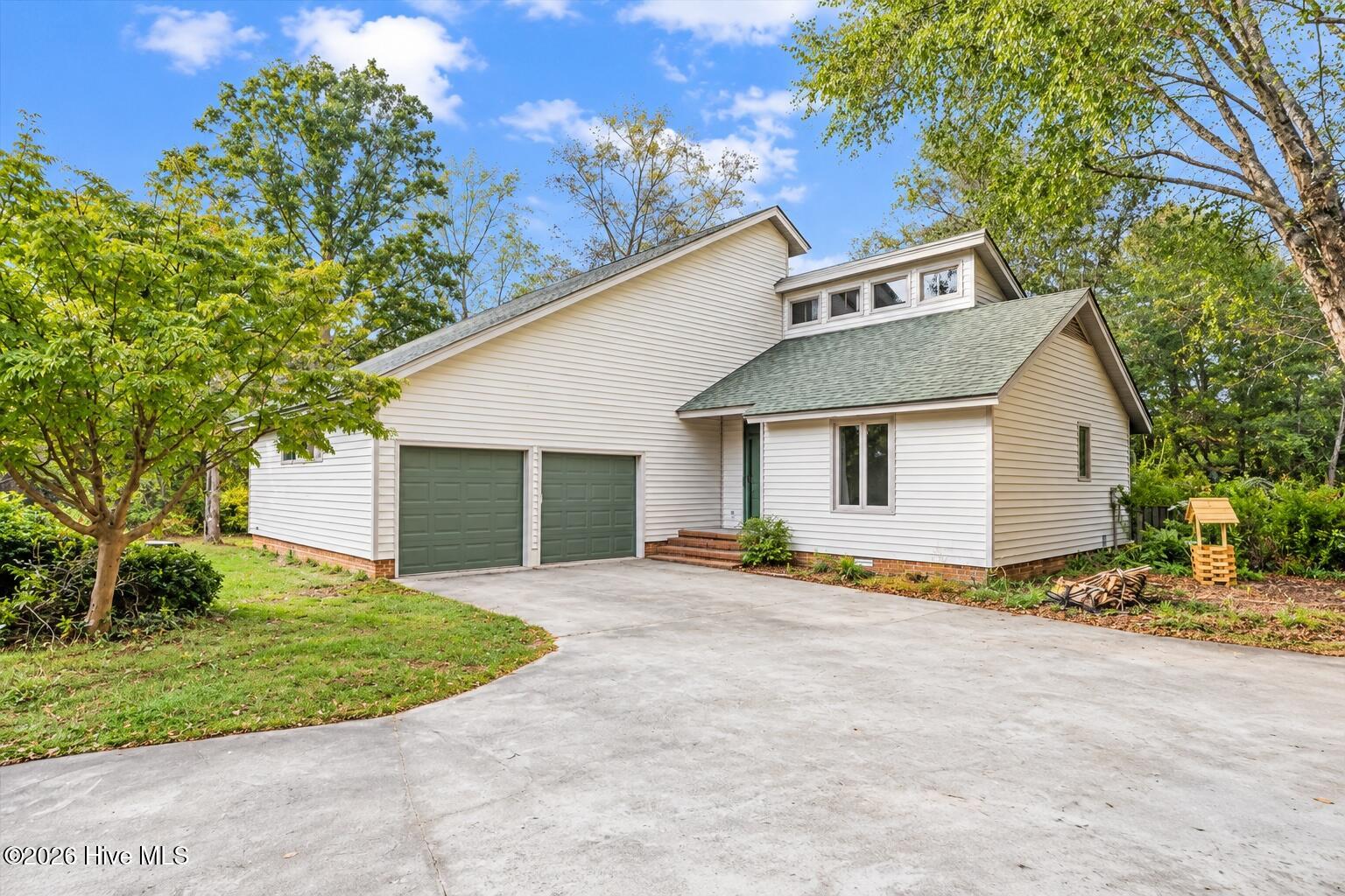 105 Pinehaven Court — photo