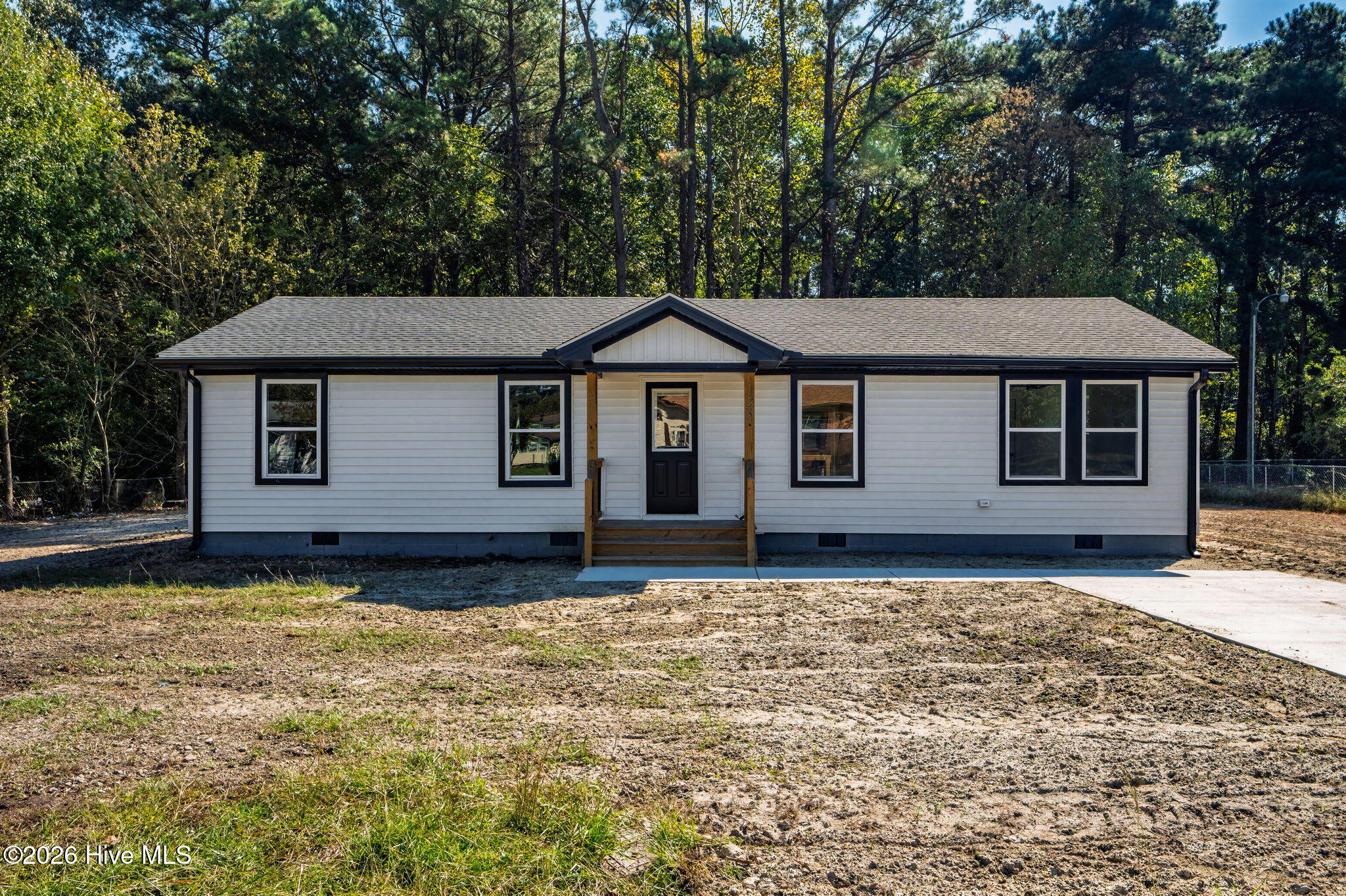 125 Martin Lane — photo