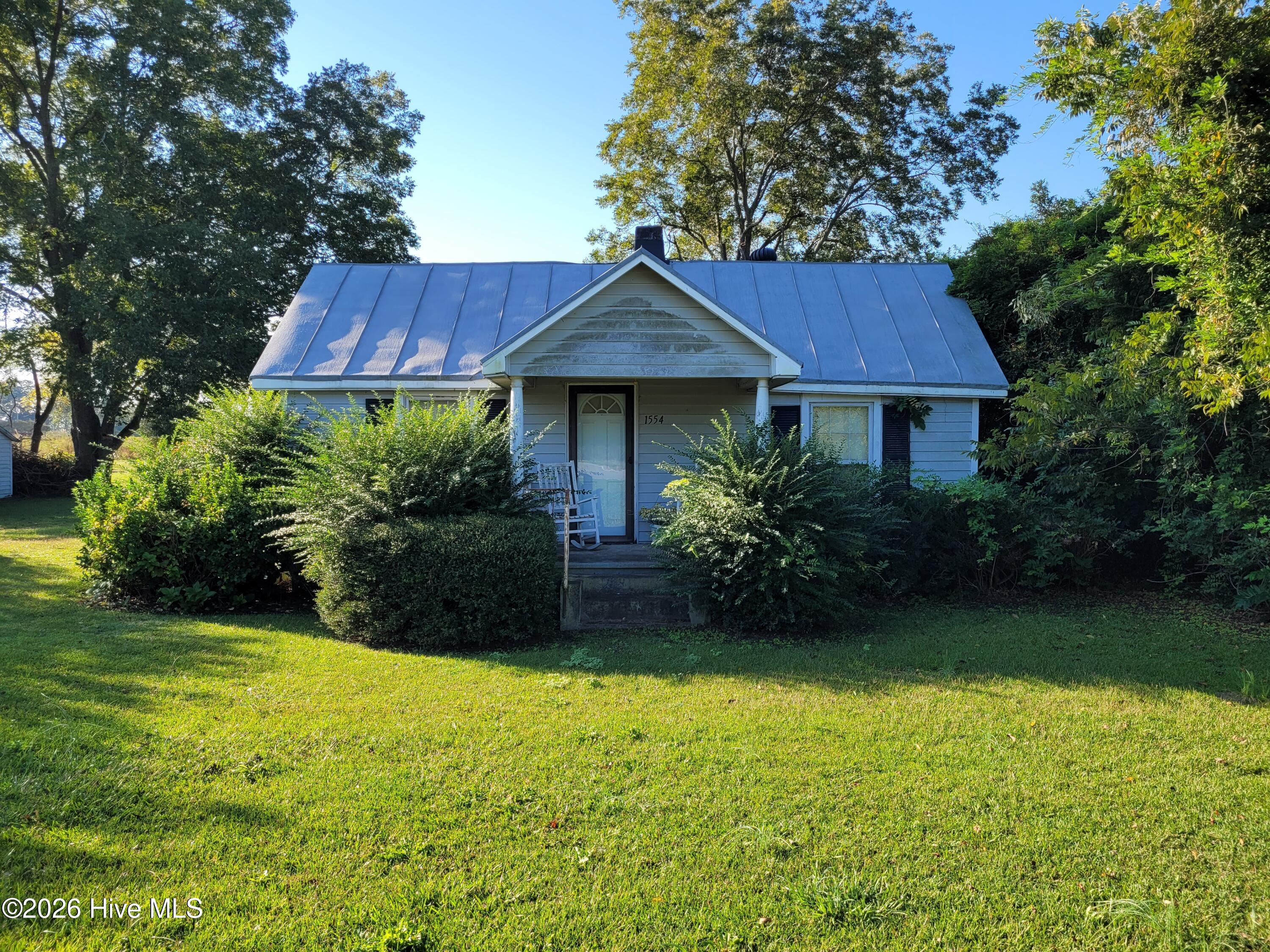1554 Nc 102 E — photo