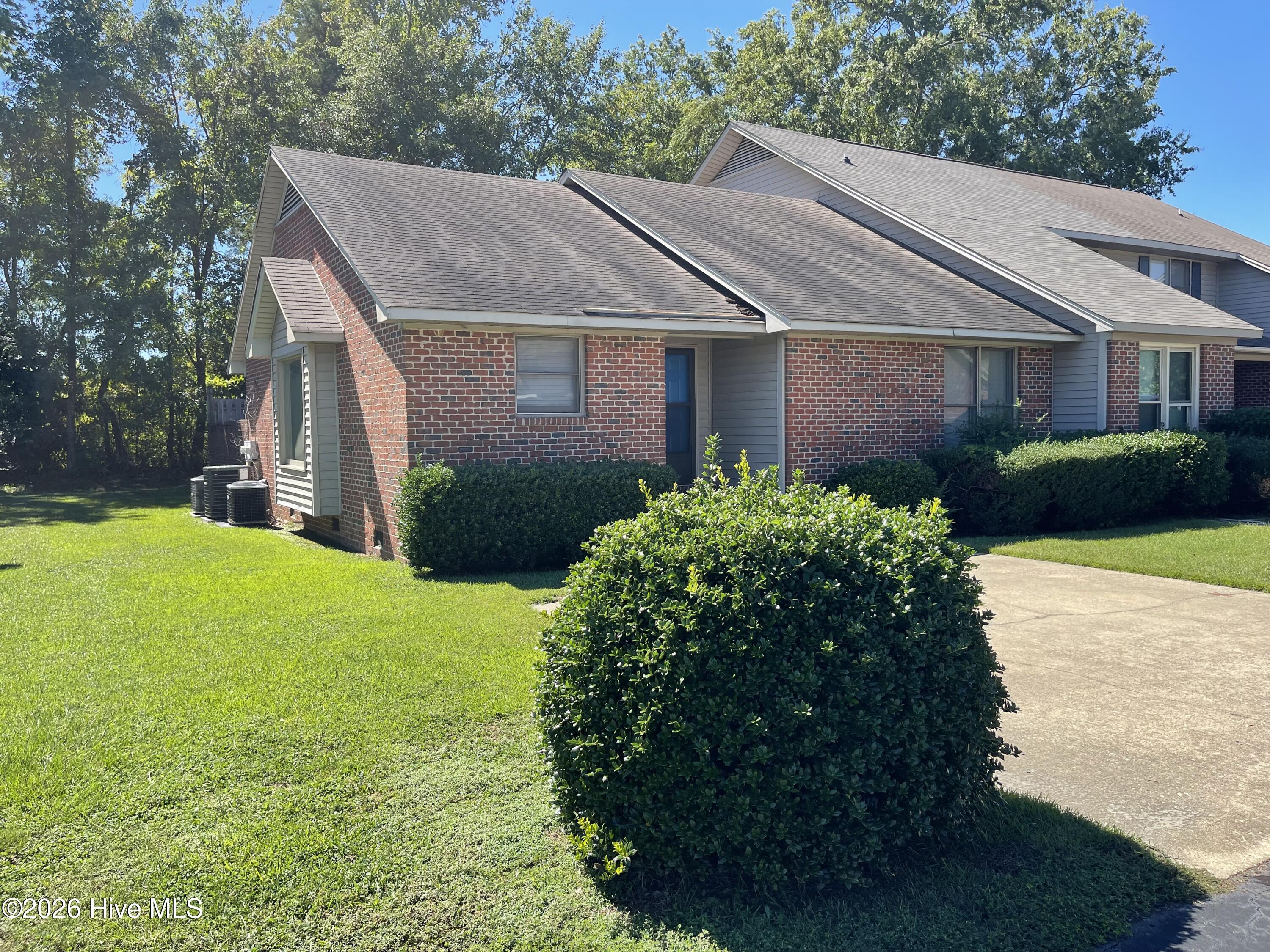 1004 Old Charleston Circle — photo