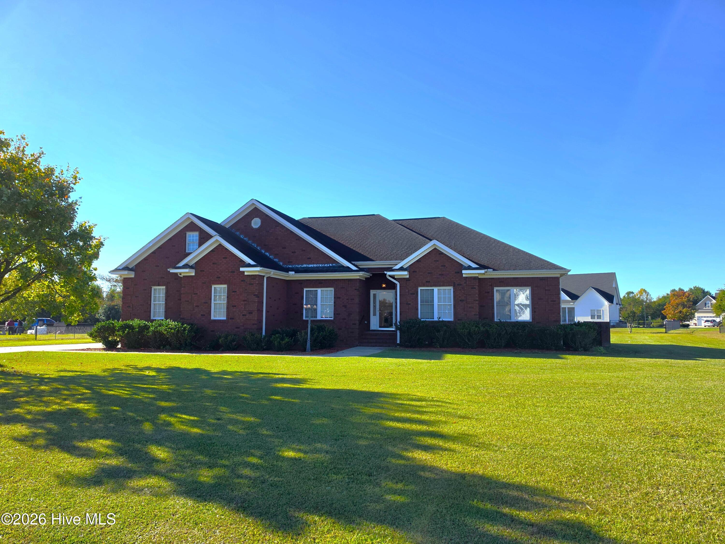 102 Trailwater Drive — photo