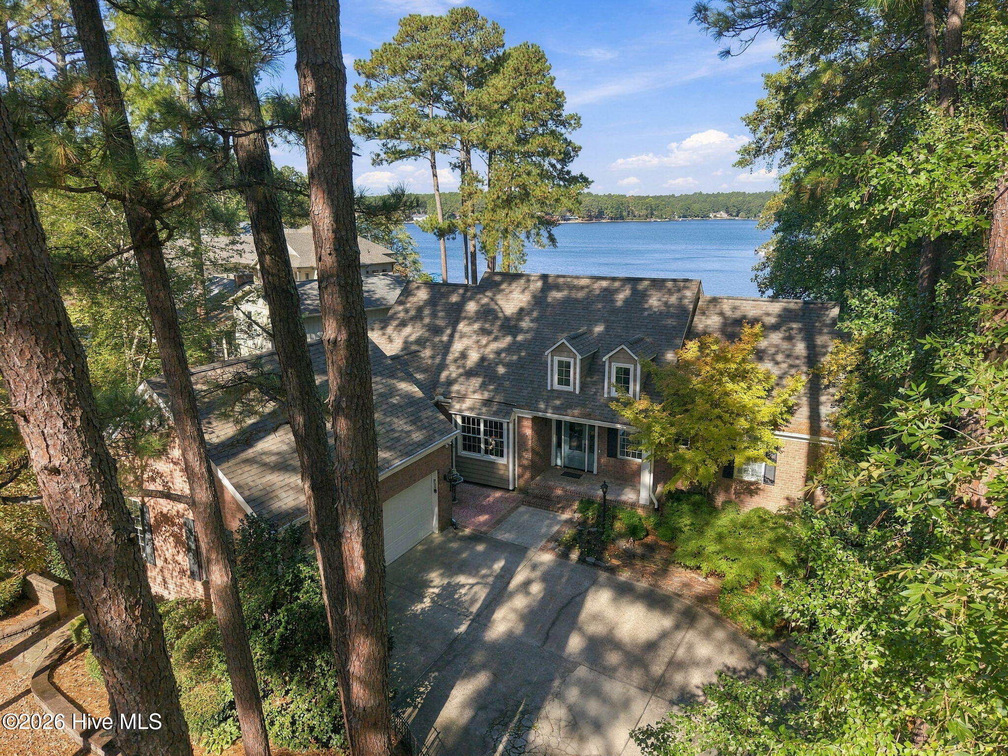 102 Lewallen Court — photo