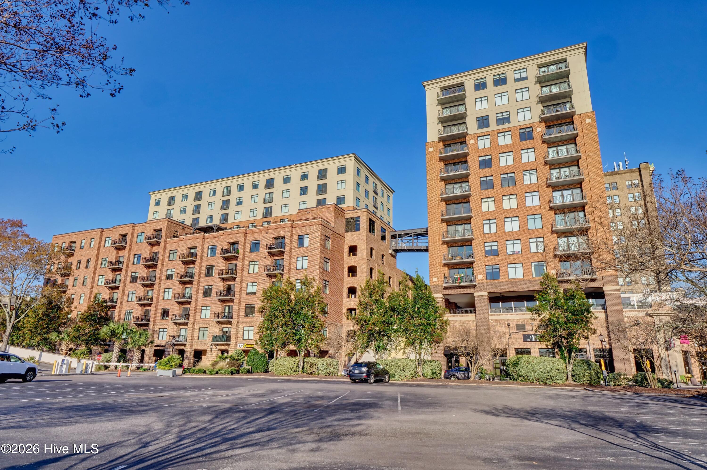 14 Grace Street Unit 822 — photo