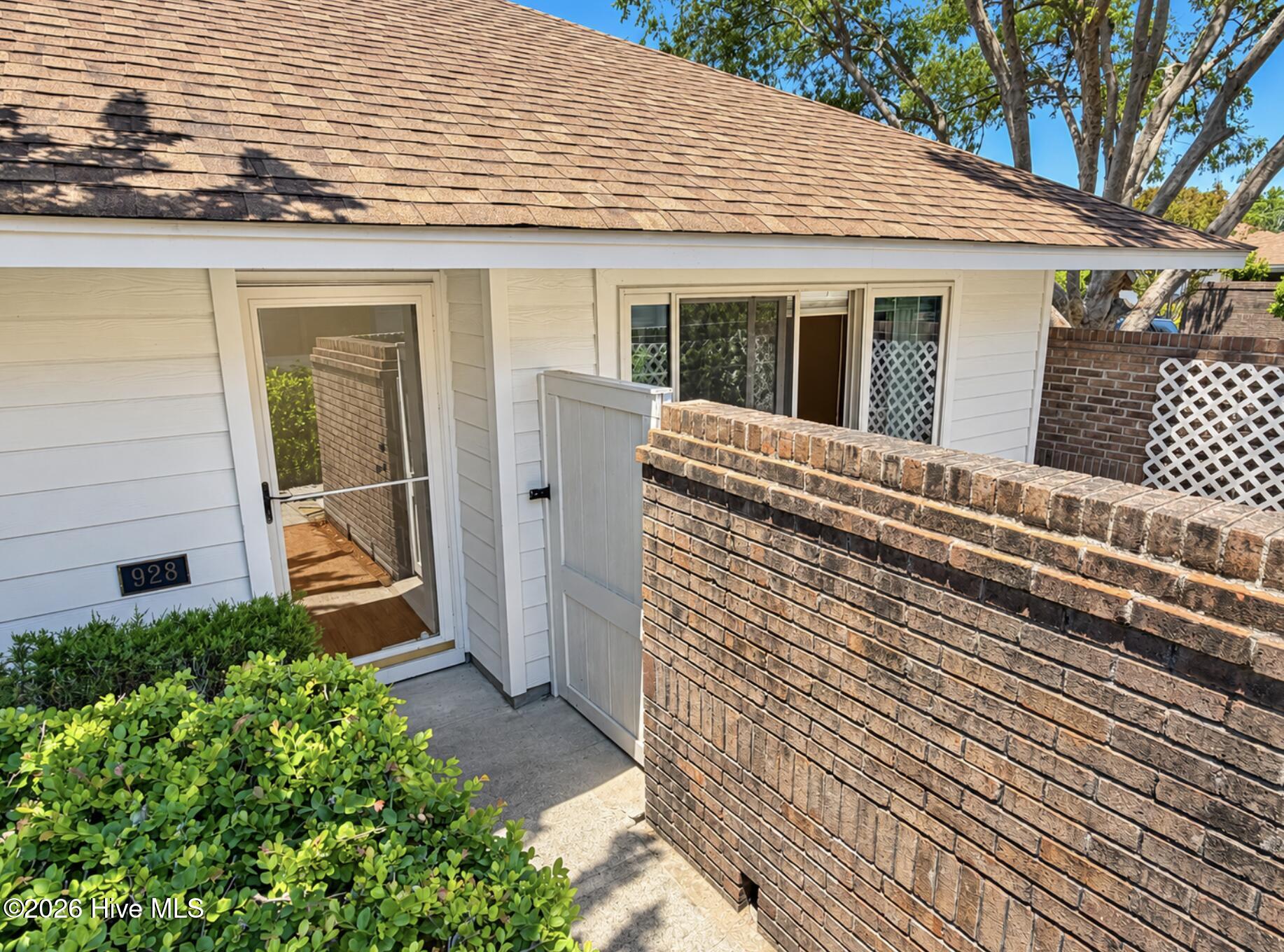 928 Summerlin Falls Court — photo