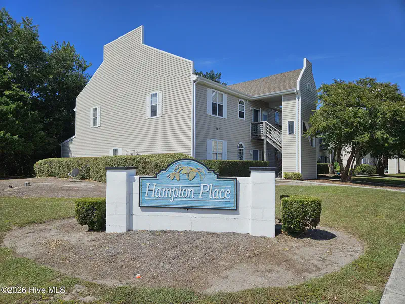 735 Bragg Drive Unit B — photo