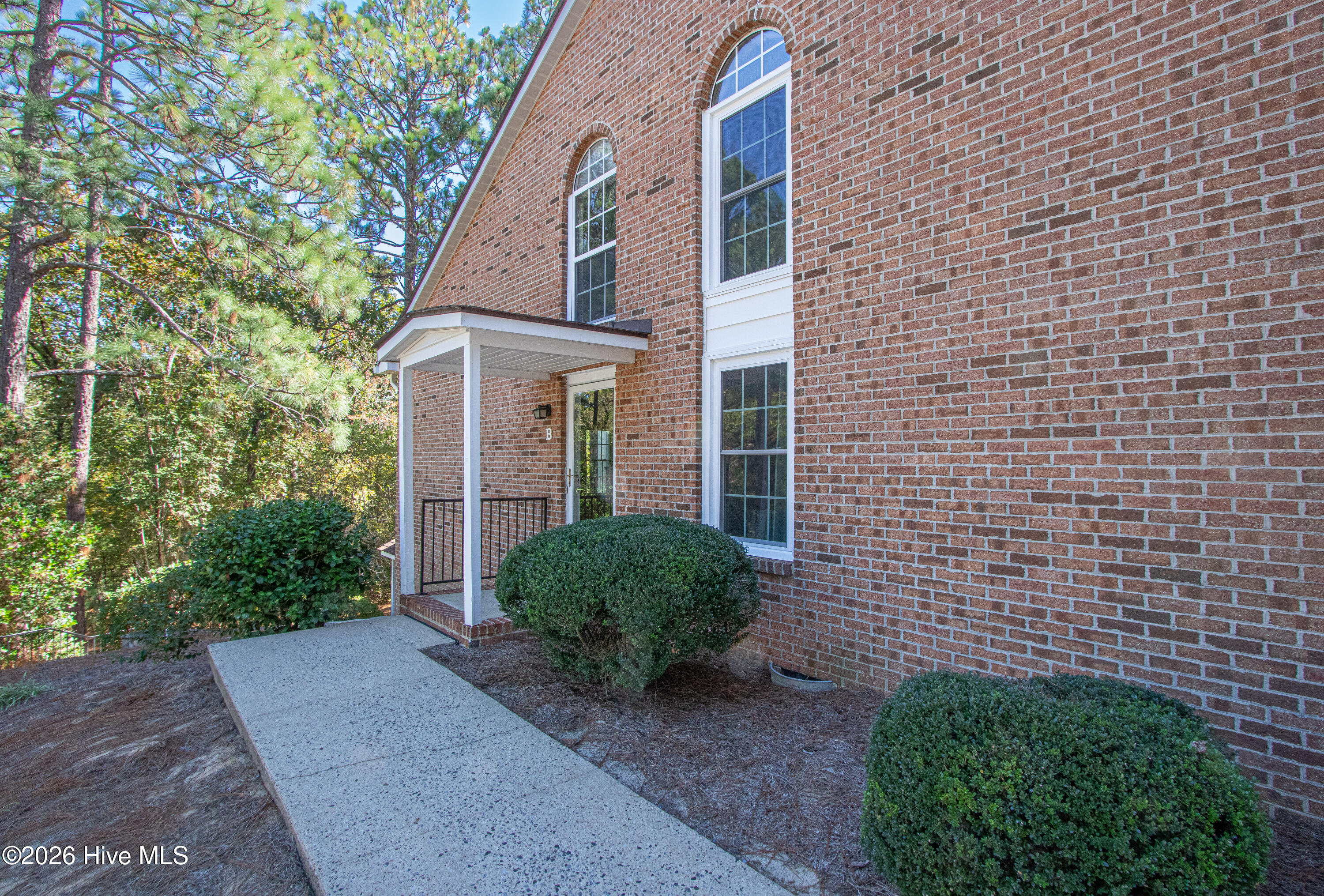 12 Pinehurst Manor Drive Unit B — photo
