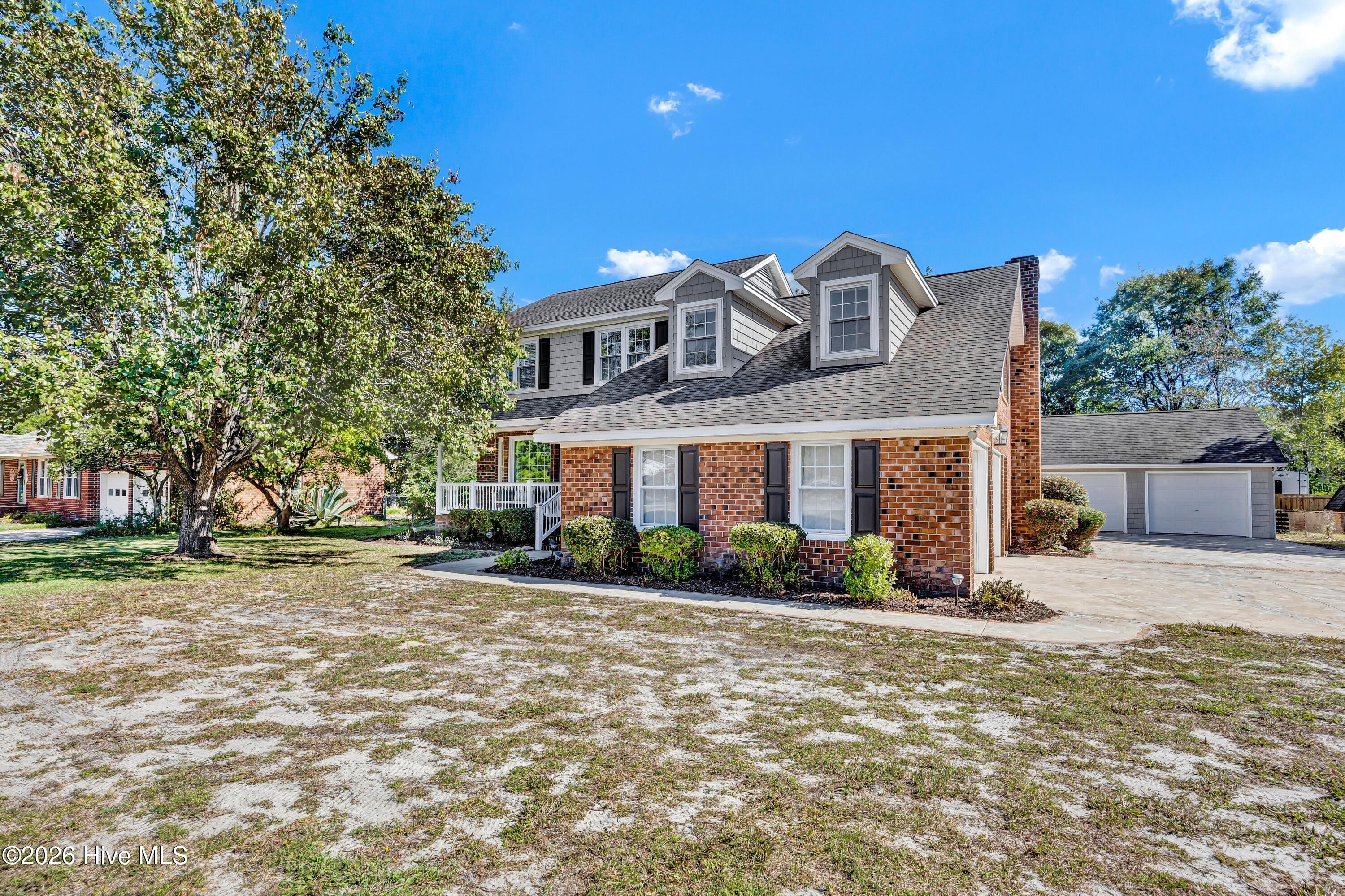 535 George Anderson Drive — photo