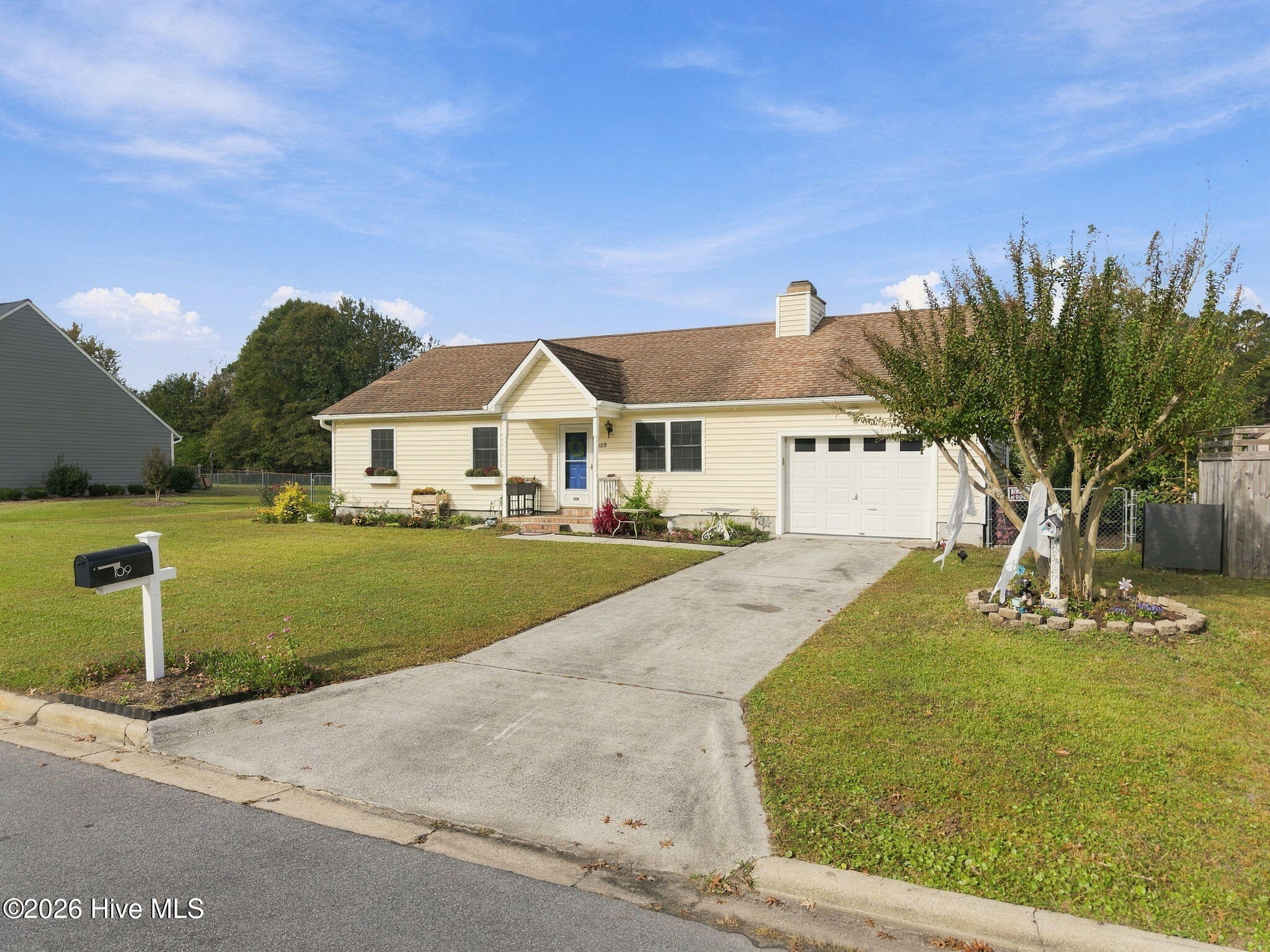 109 Falcon Crest Road — photo