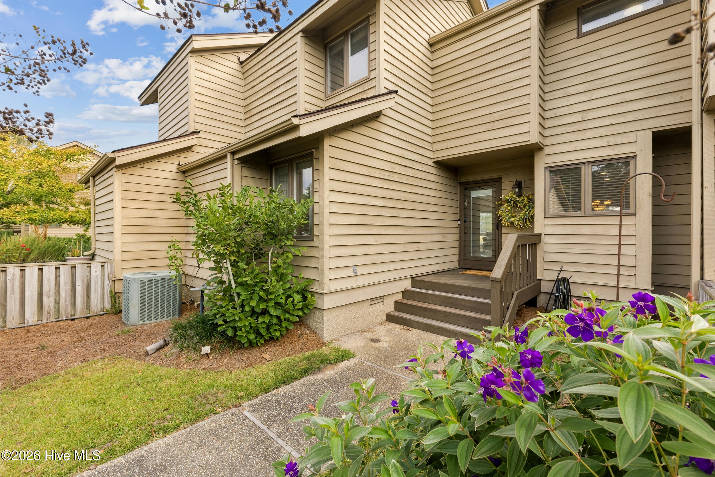121 Egret Court — photo