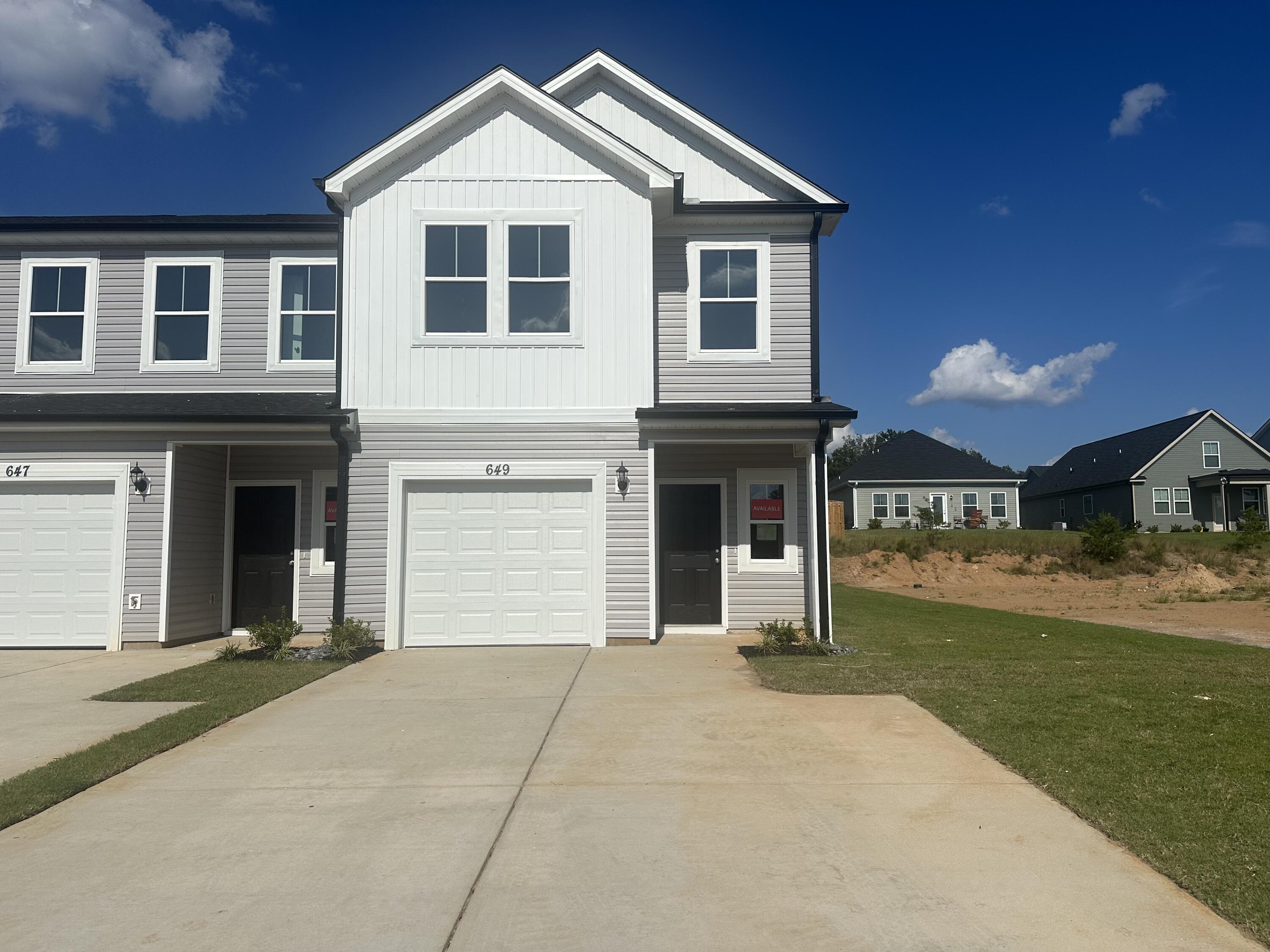 649 Hampton Drive 5D — photo