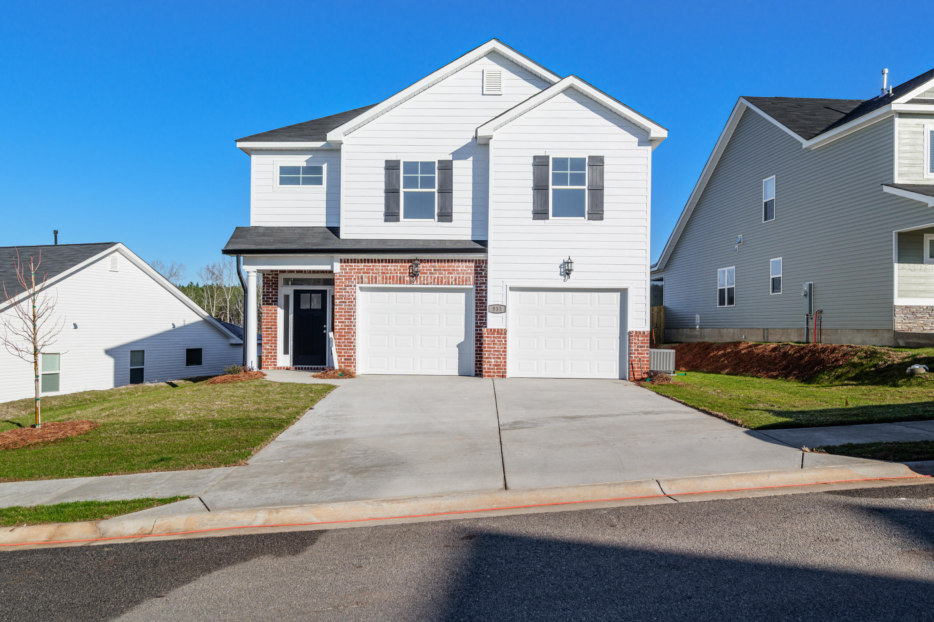 933 Holbrook Drive — photo