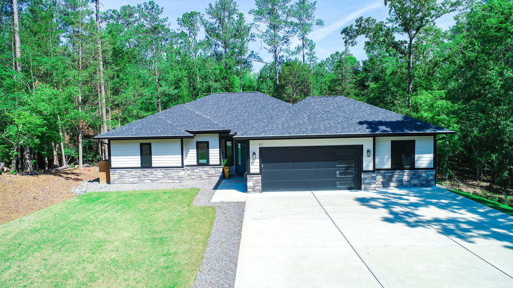 217 Cove Point Lane — photo