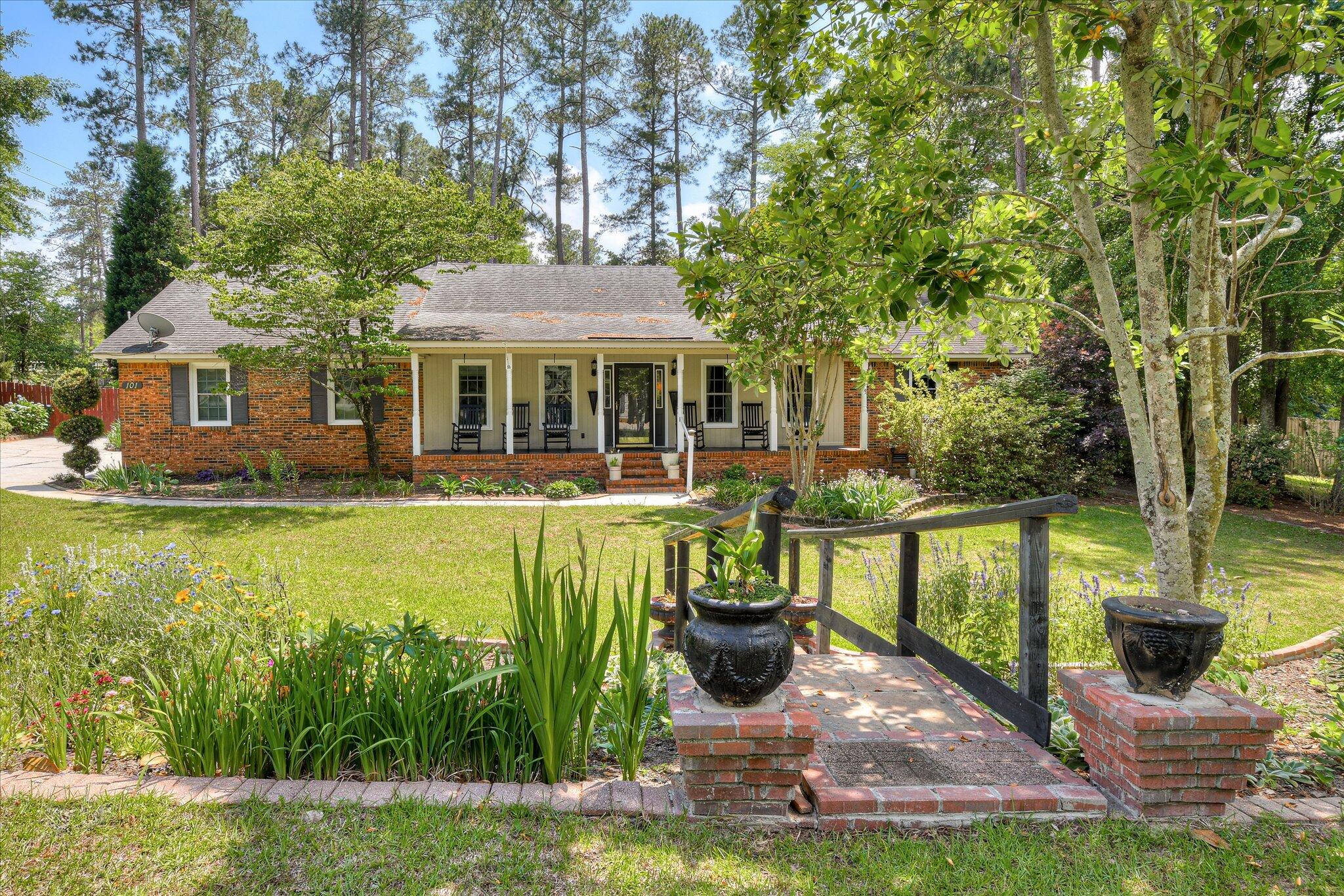 101 Hartwell Drive — photo