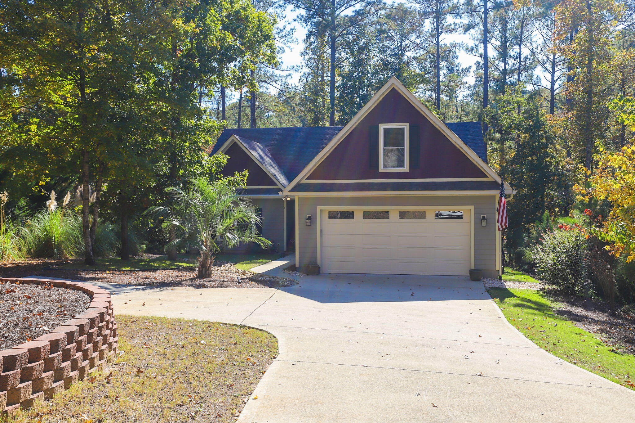 170 Grandview Drive — photo