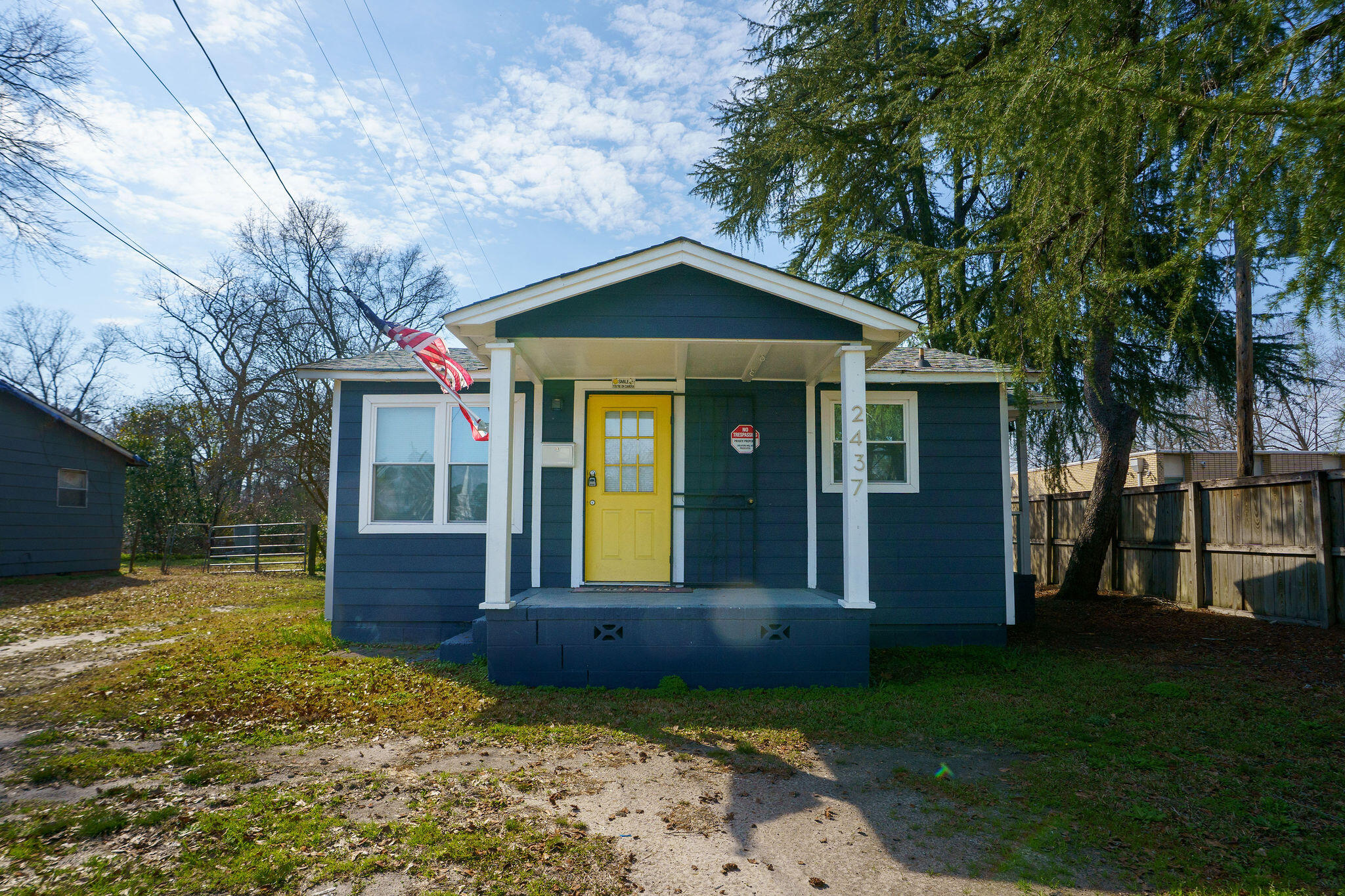 2437 Mike Padgett Highway — photo