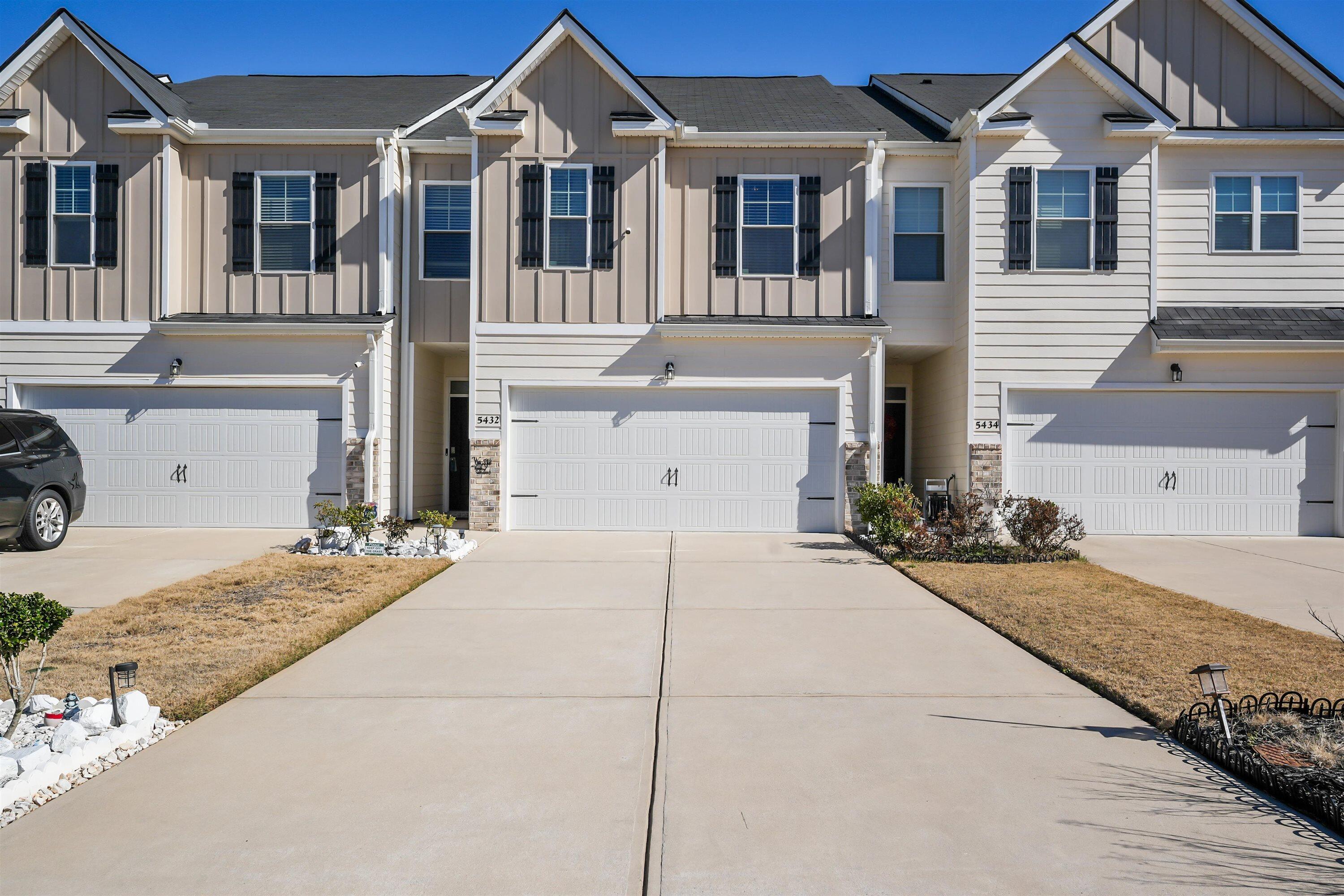 5432 Thrasher Lane — photo