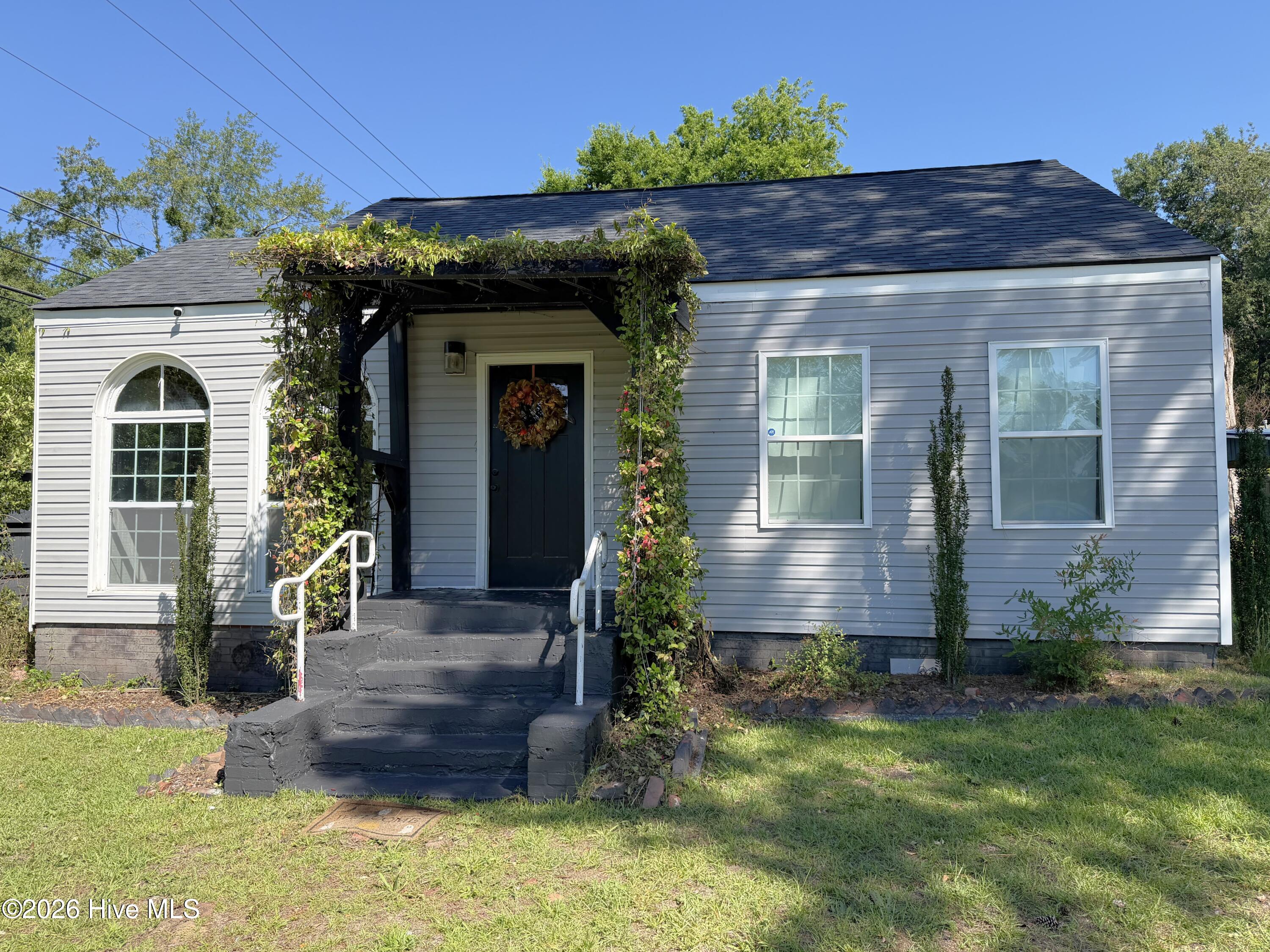 1101 Pine Drive NW — photo