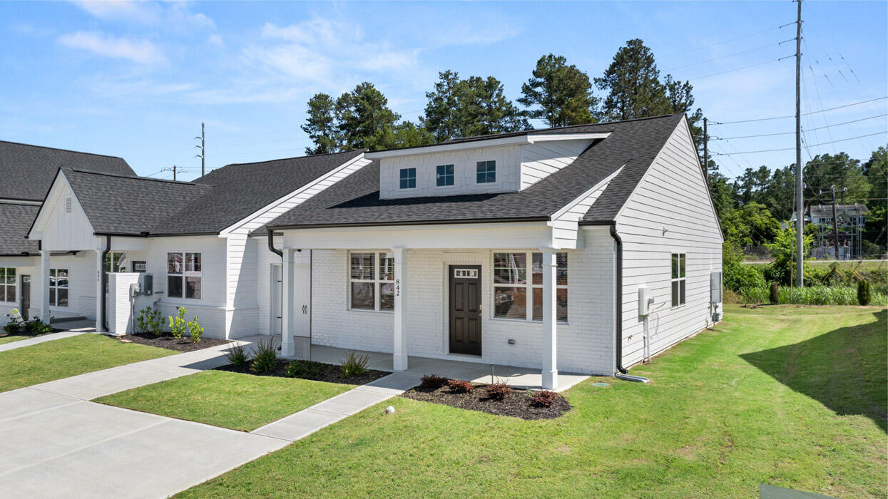 807 Feldspar Manor — photo