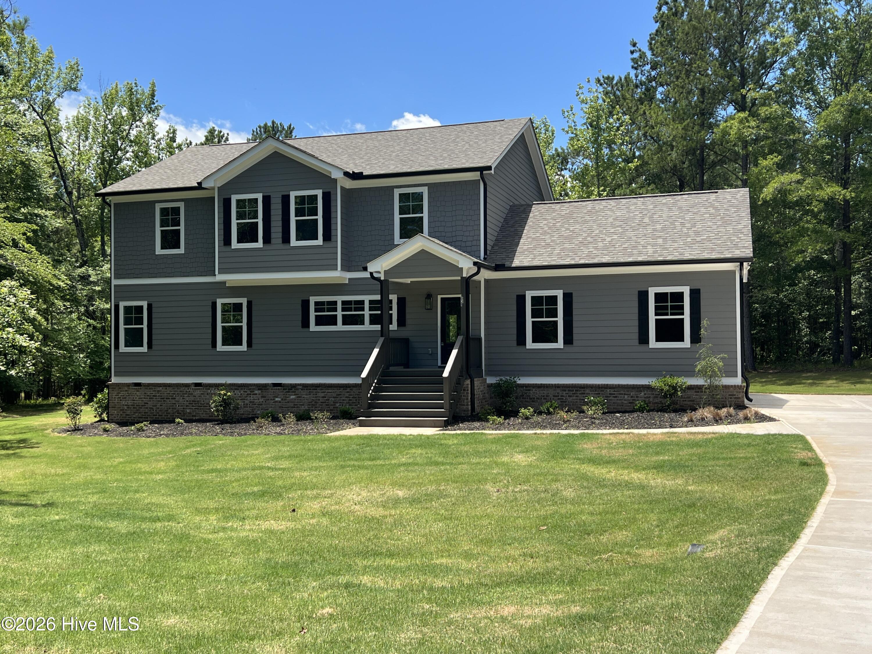 1021 S Pointe Court — photo