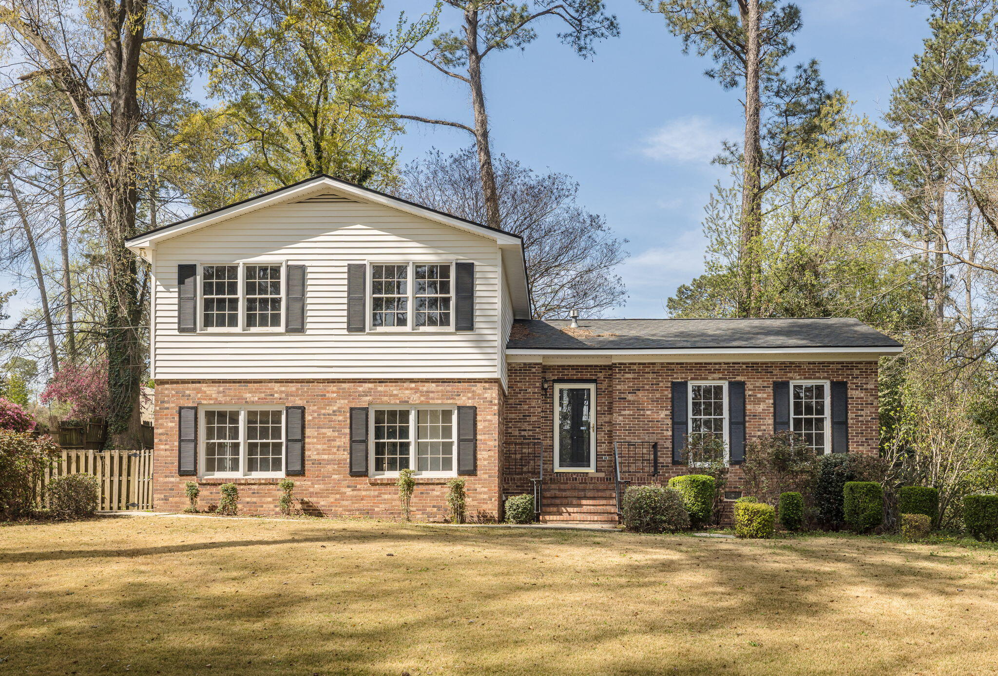 513 Henderson Drive — photo