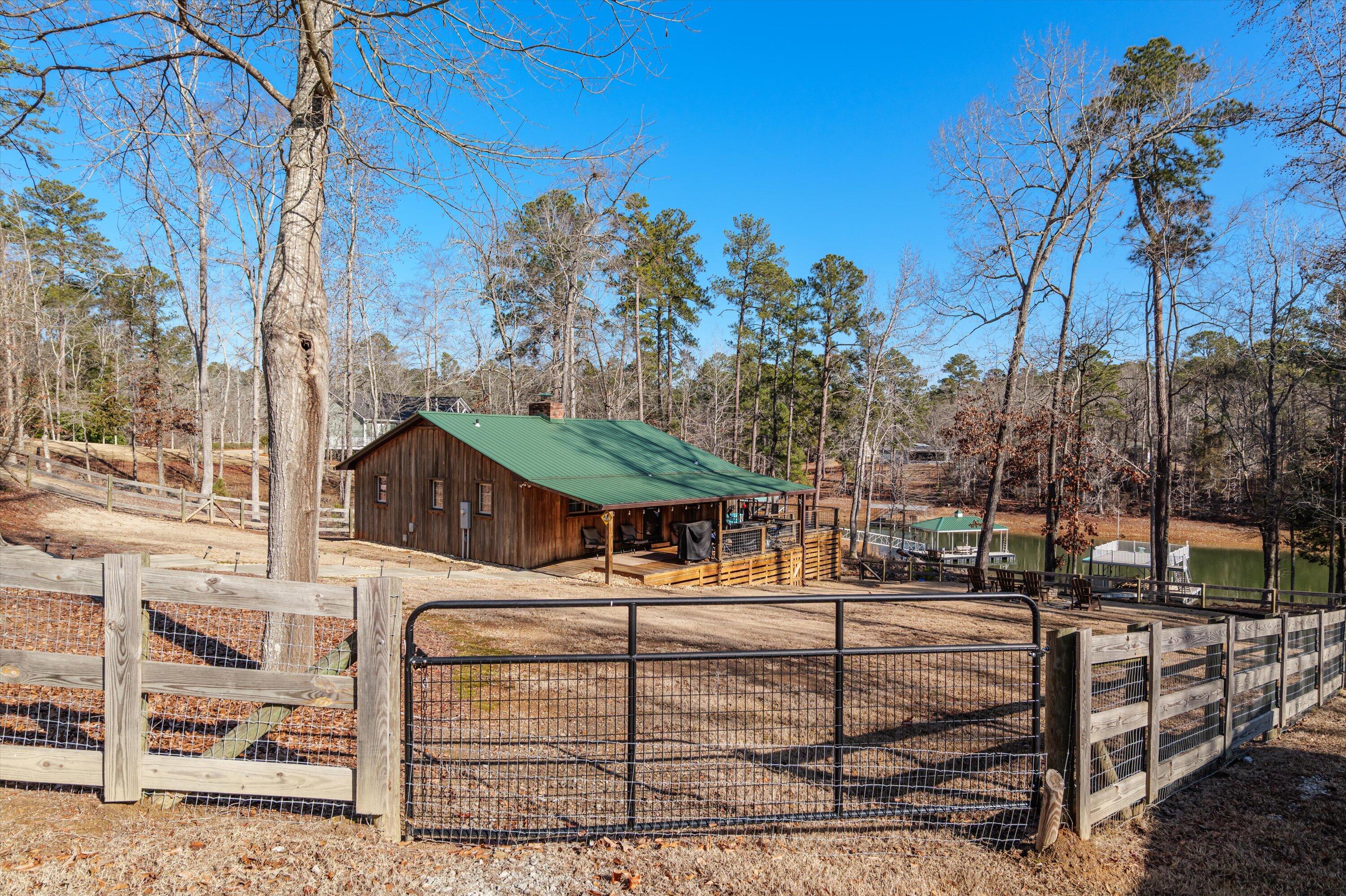 1172 Pawnee Drive — photo