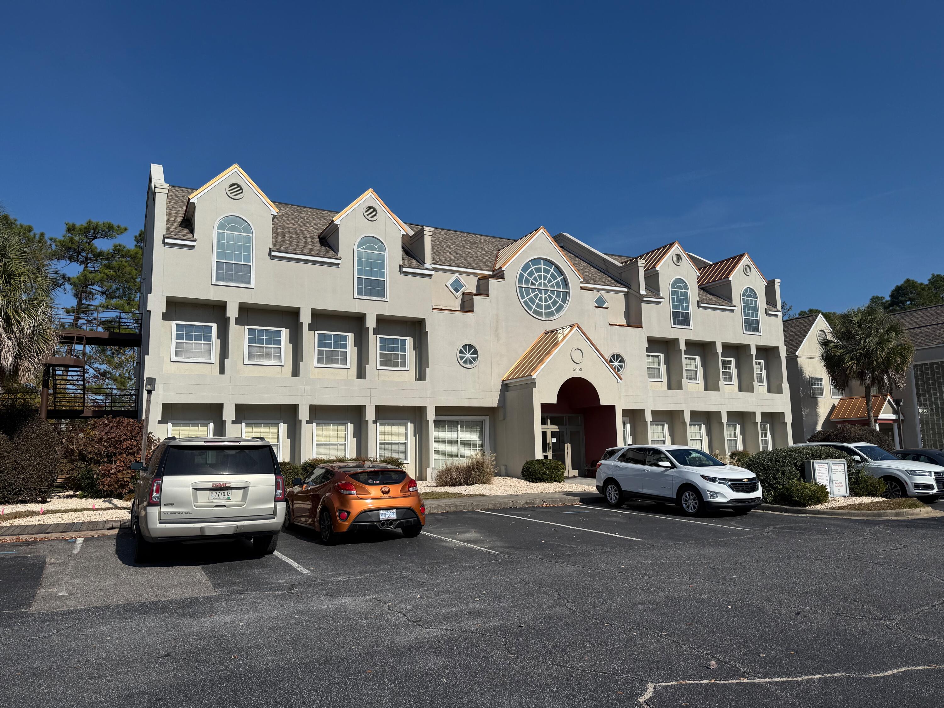 5000 Woodside Executive Court 5230 — photo