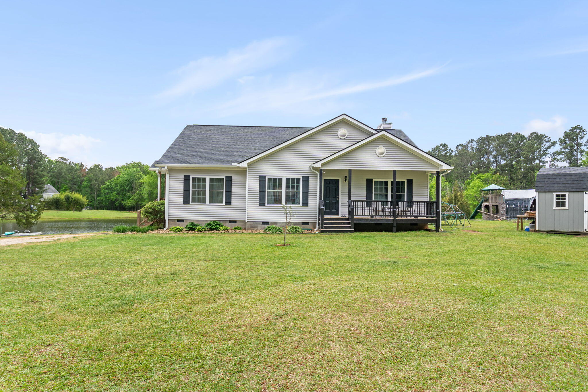 843 US-25 — photo