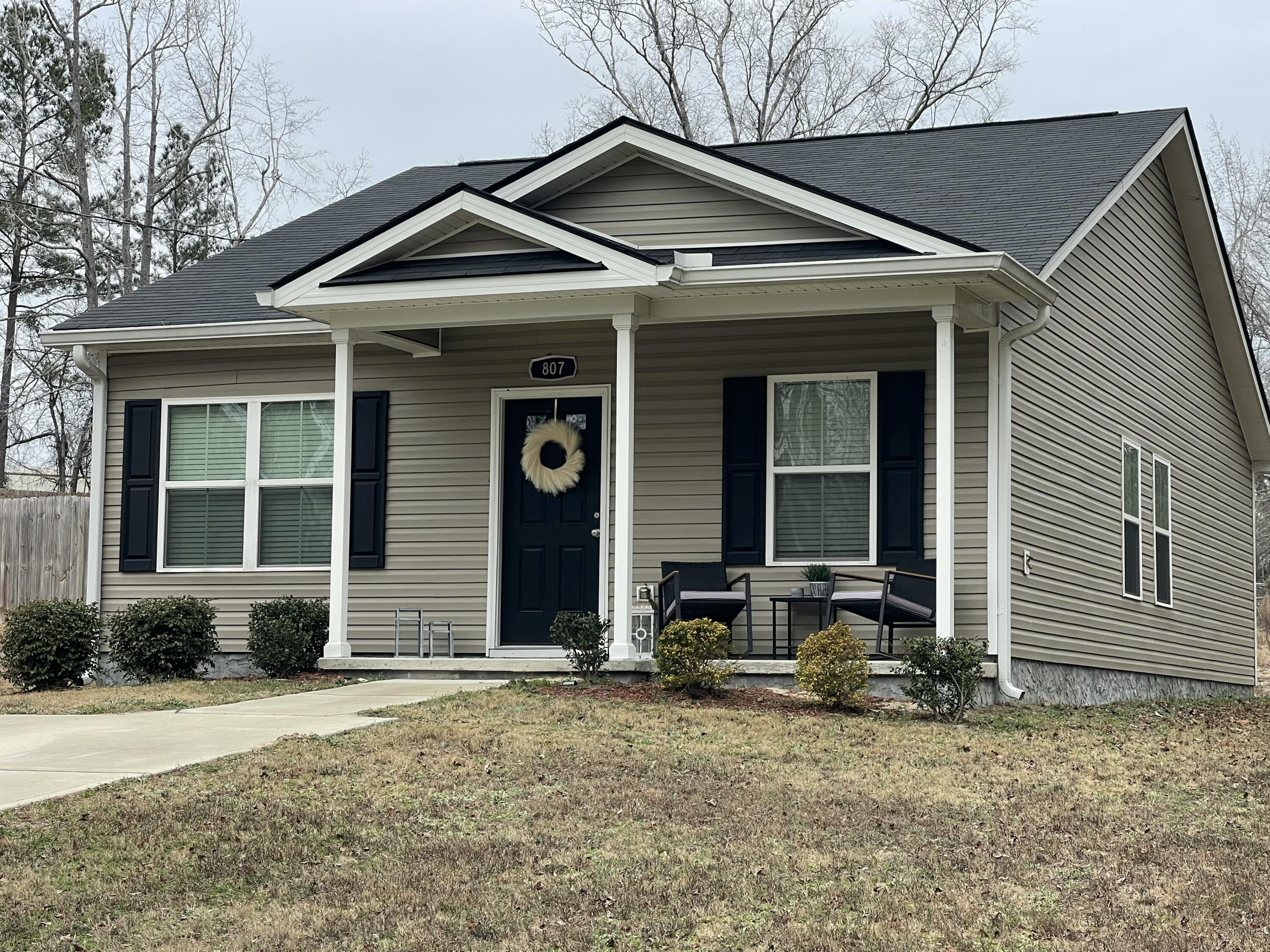 807 Stephens Street — photo