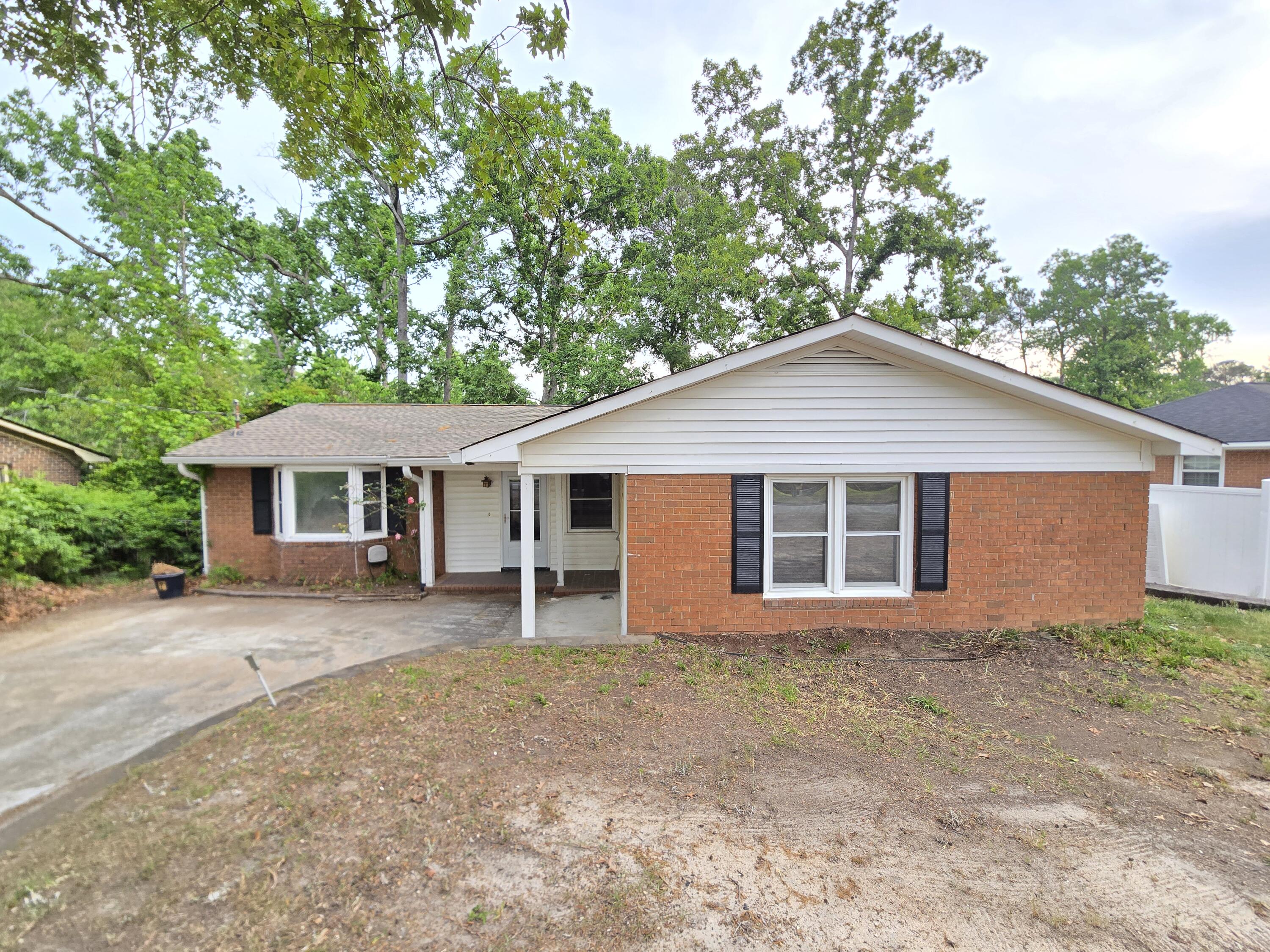 4437 Roxbury Drive — photo