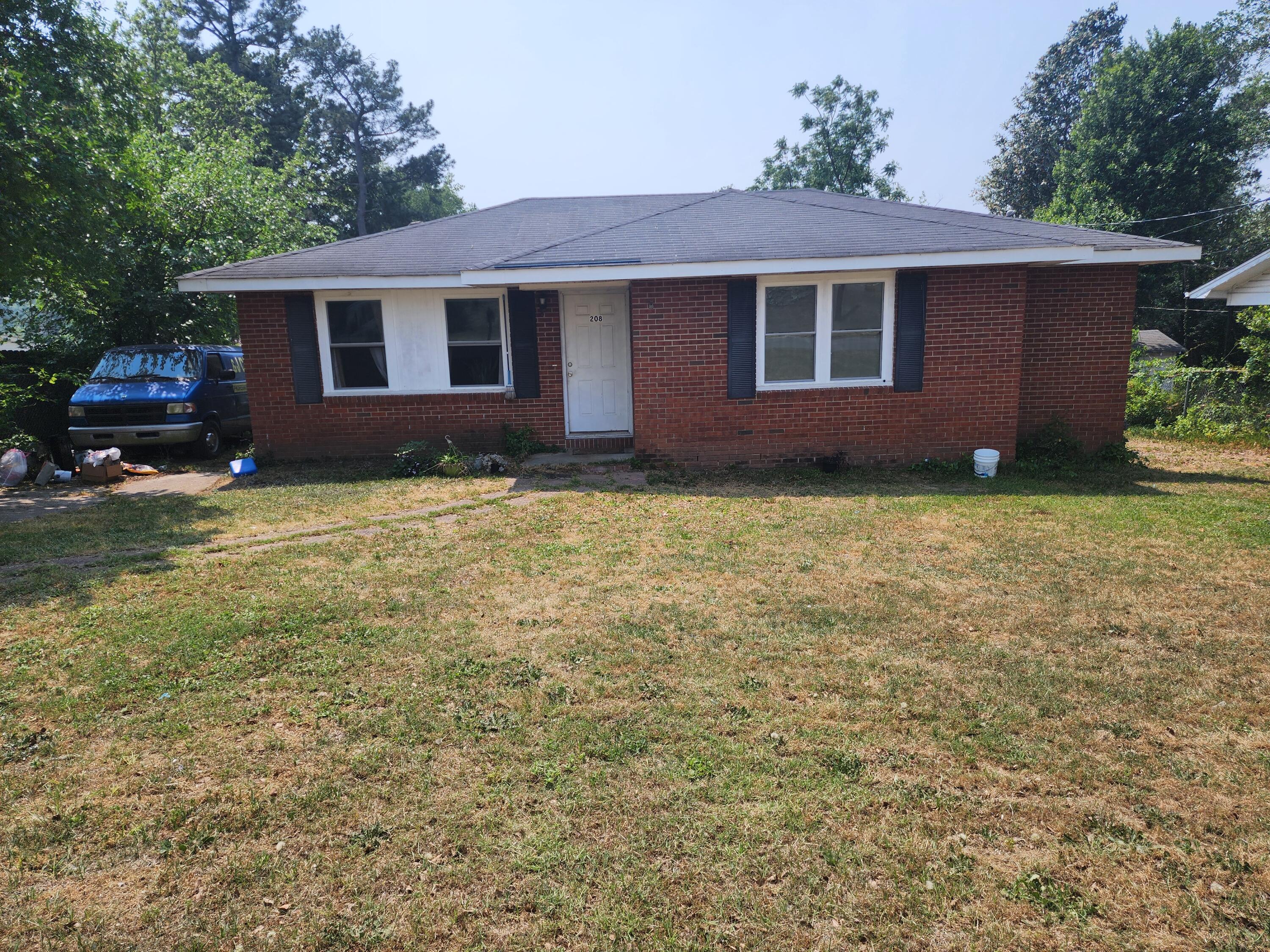 208 Edgewood Drive — photo