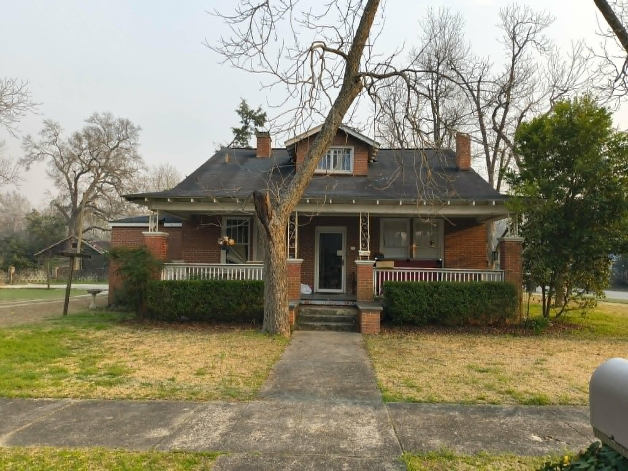 202 E 11th Street — photo