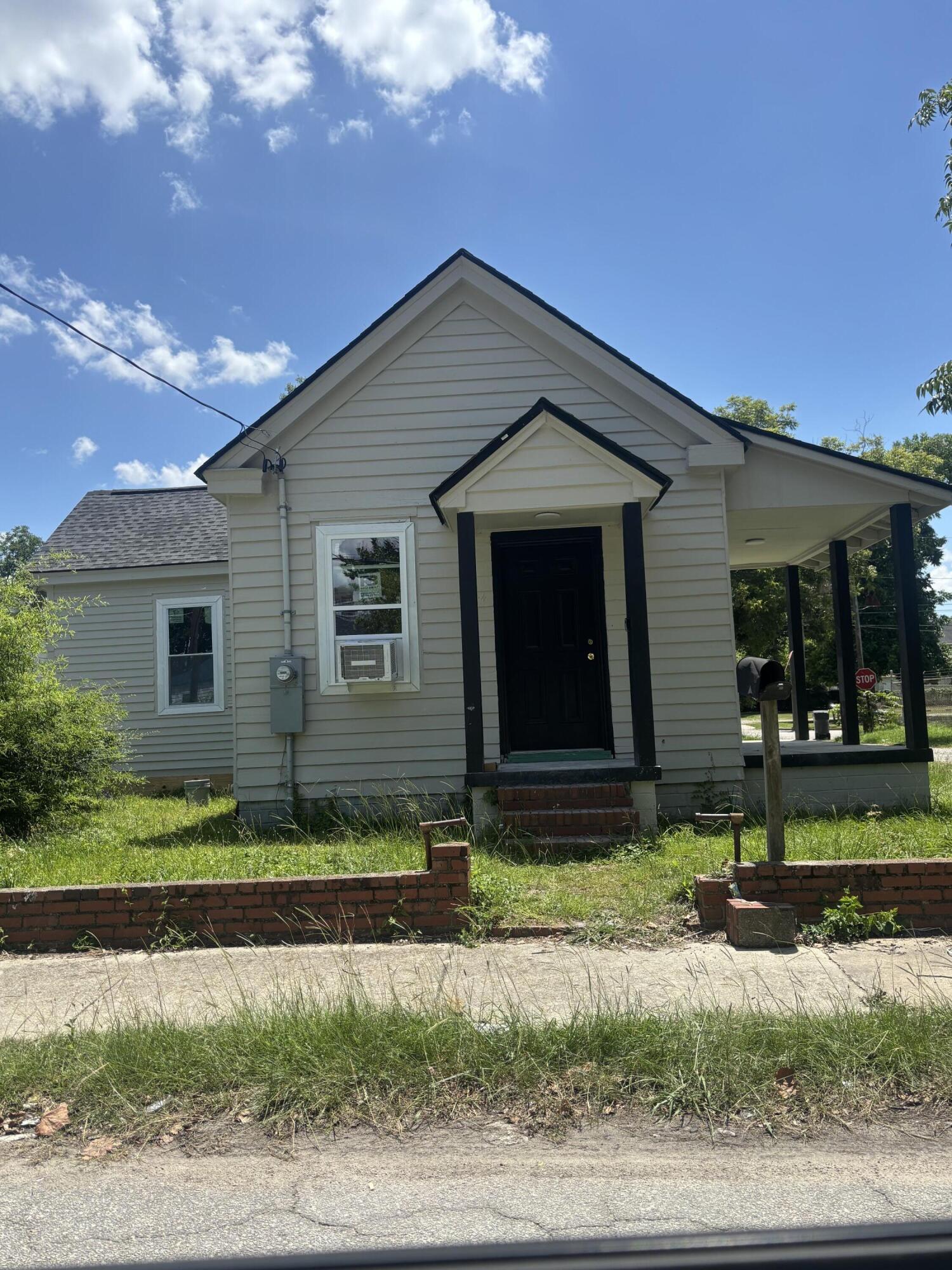 1744 Hicks Street — photo