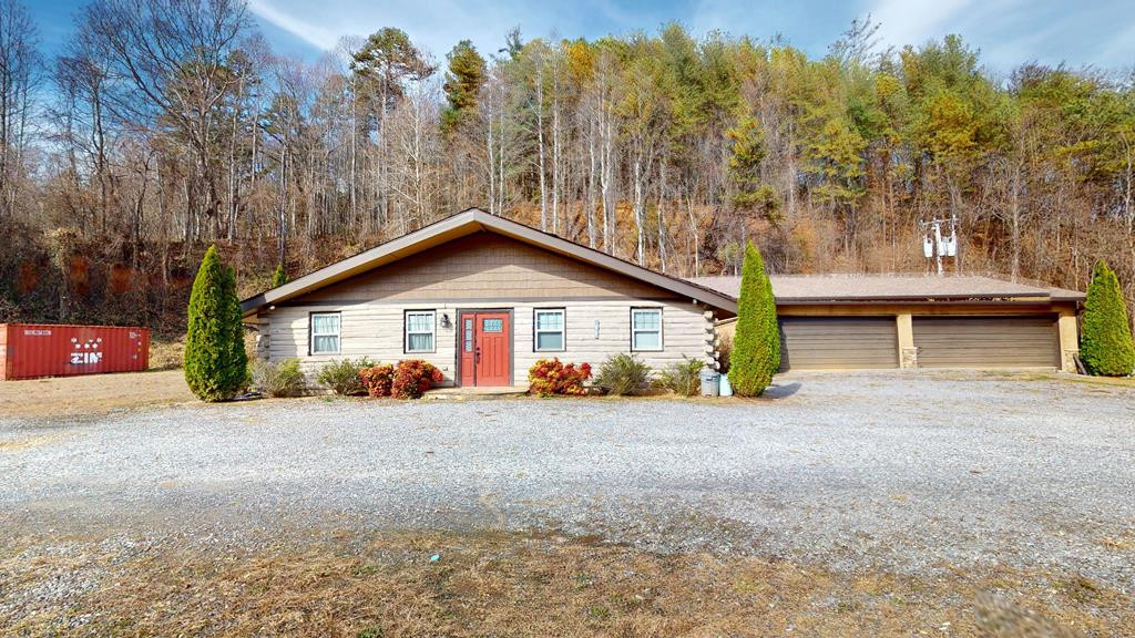 6785 Airport Road — photo