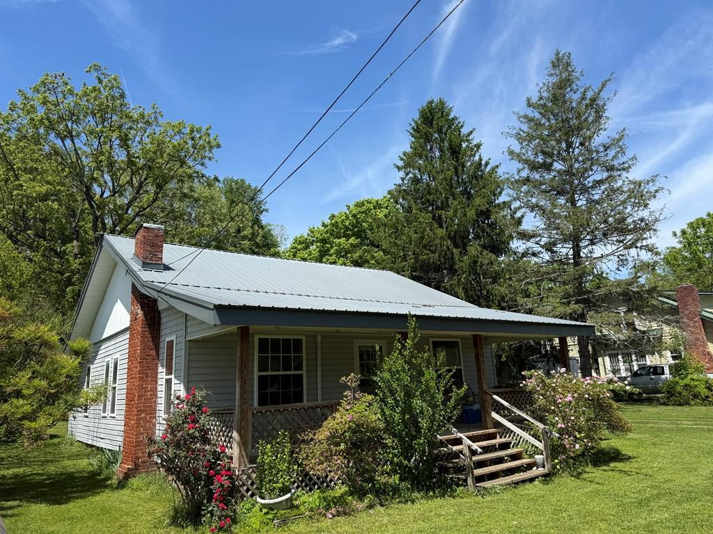 110 Fisher Street — photo