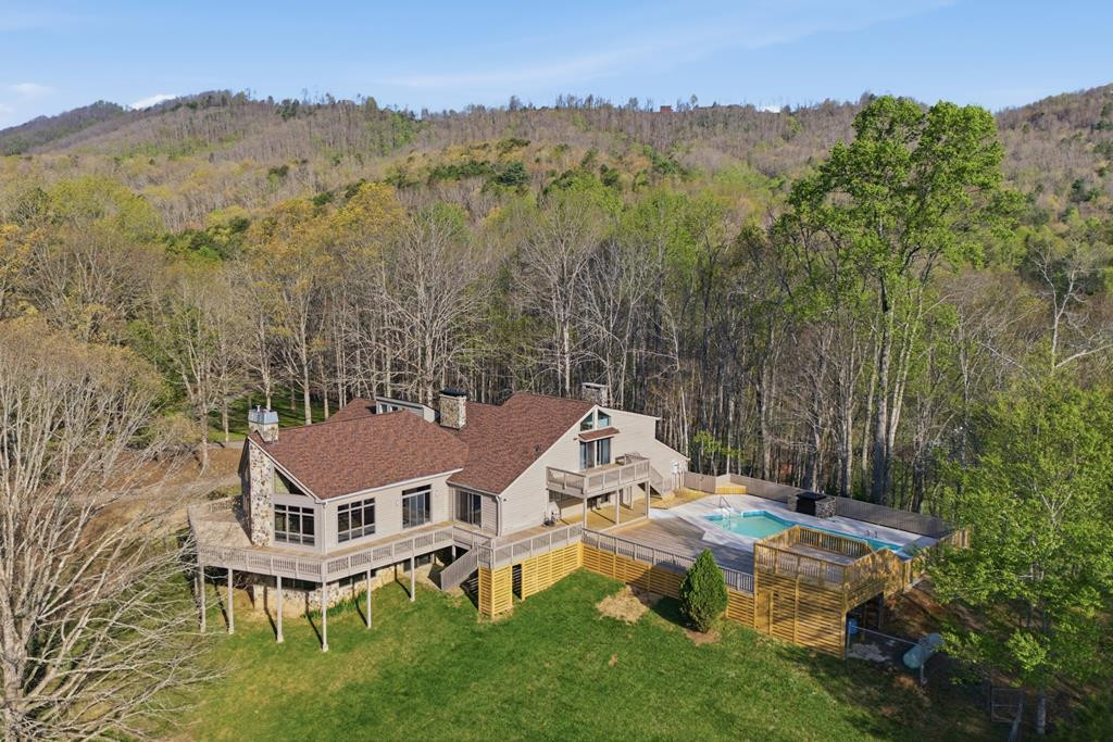 Home in Brasstown, NC 28902 — photo 2